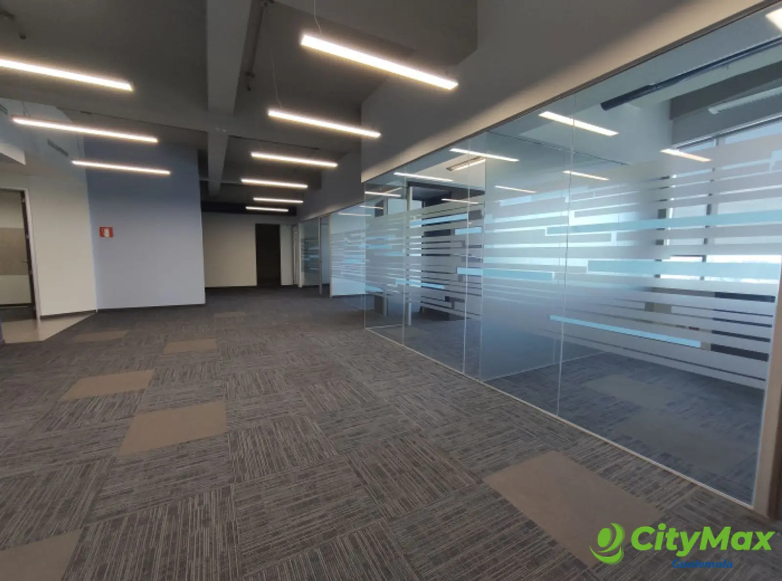 En VENTA OFICINA en Zona Pradera zona 10 Guatemala - foto 19