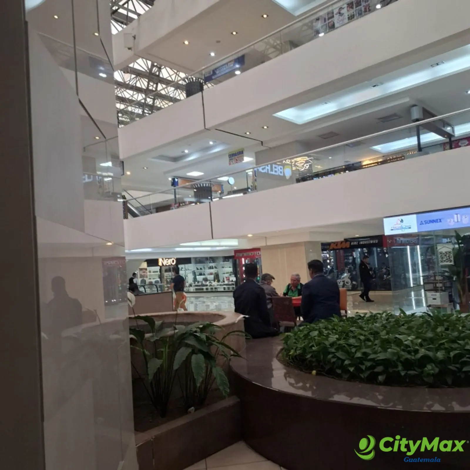 Oficina Comercial en Renta en Zona 10Ciudad de Guatemala - foto 11
