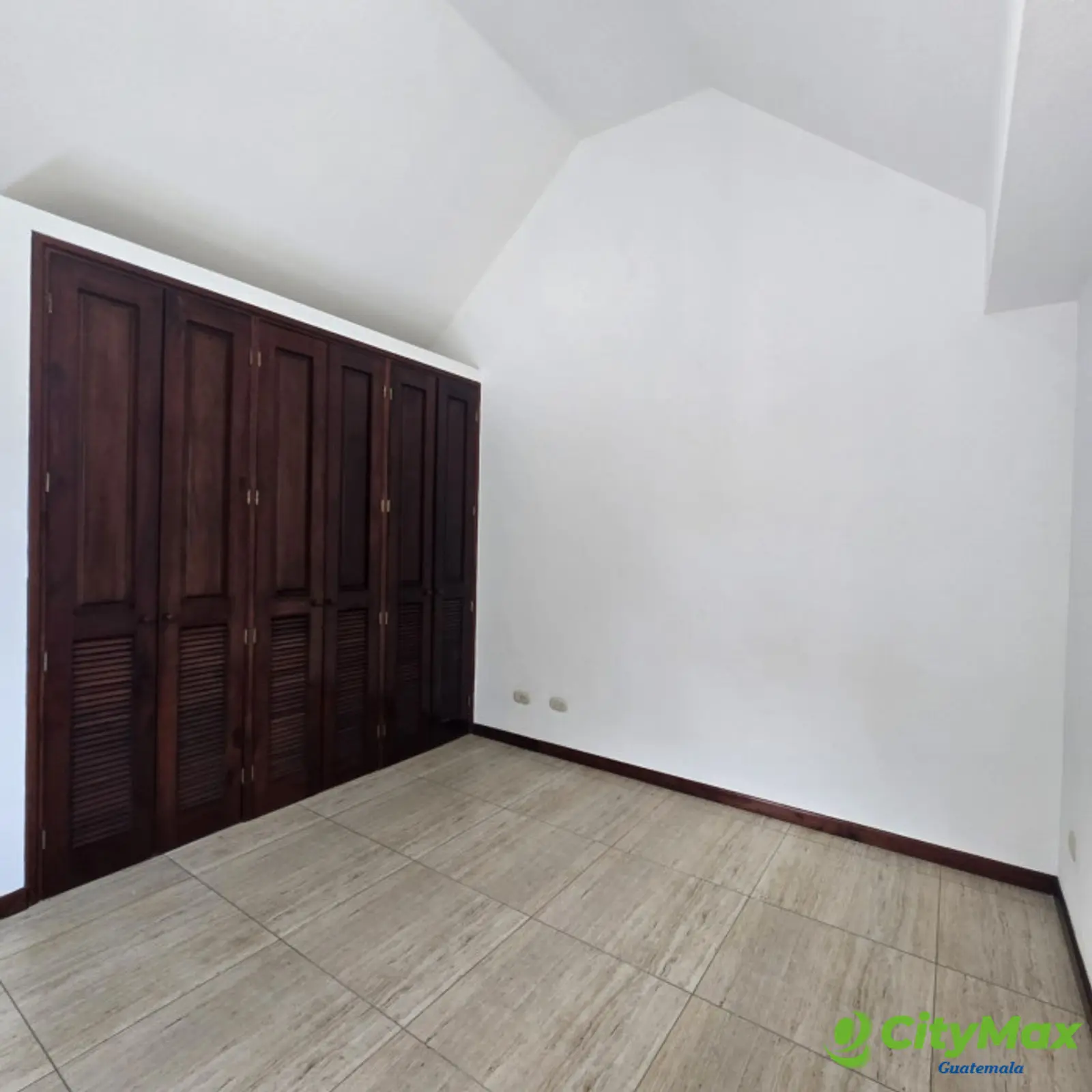 Alquiler hermosa casa en condominio en zona 10 - foto 18