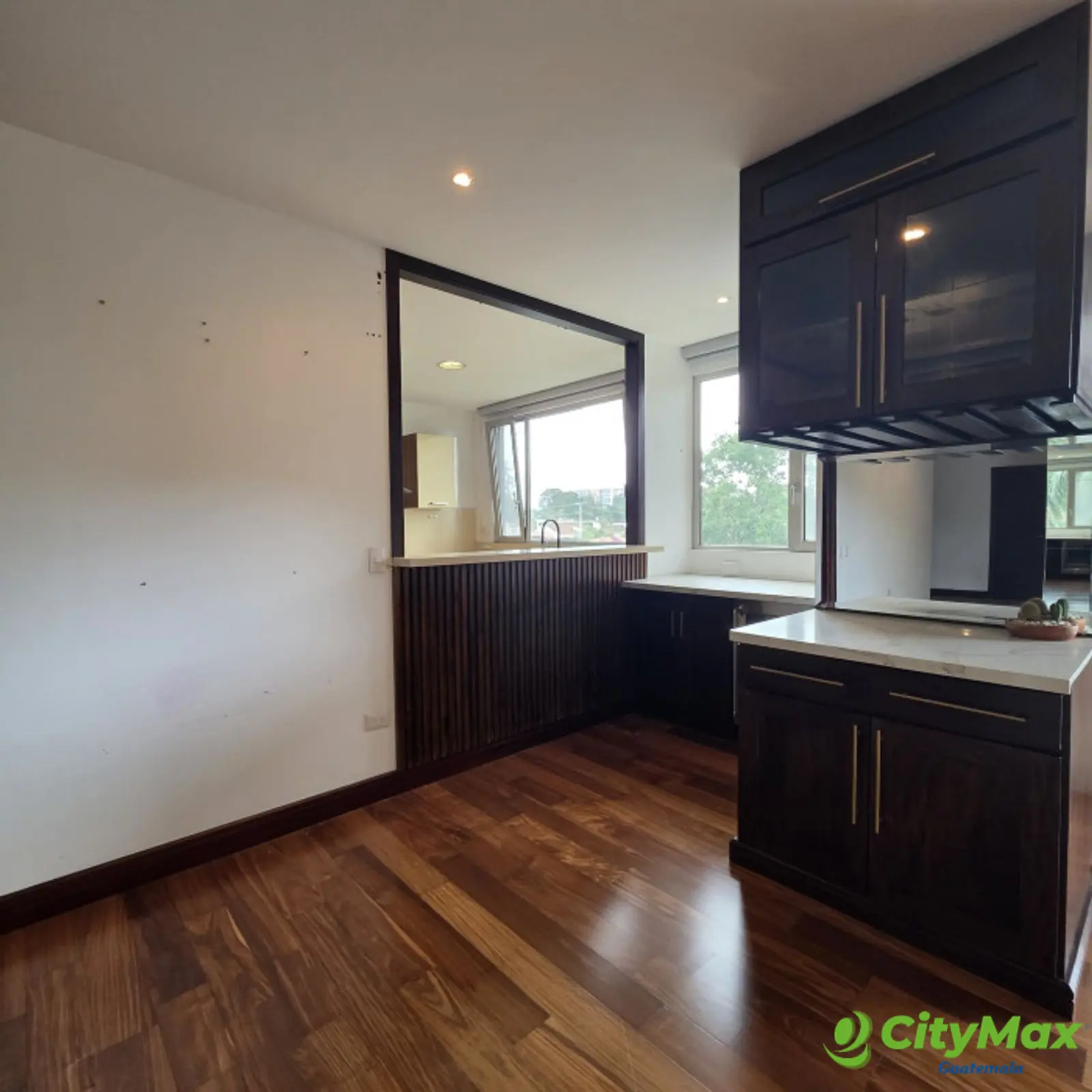 En Alquiler Apartamento en Tiffany Zona 14 - foto 5