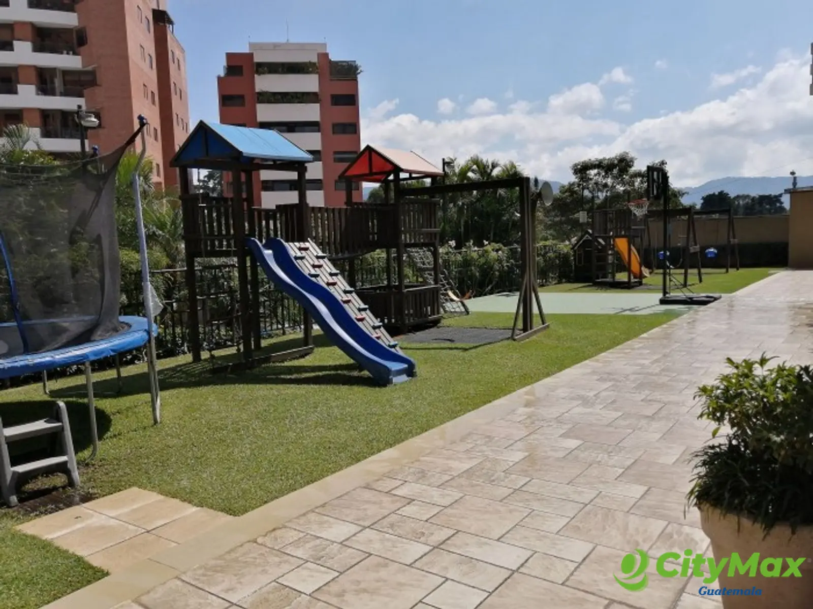 En Alquiler Apartamento Amueblado con 273m2 en Zona 14 - foto 20