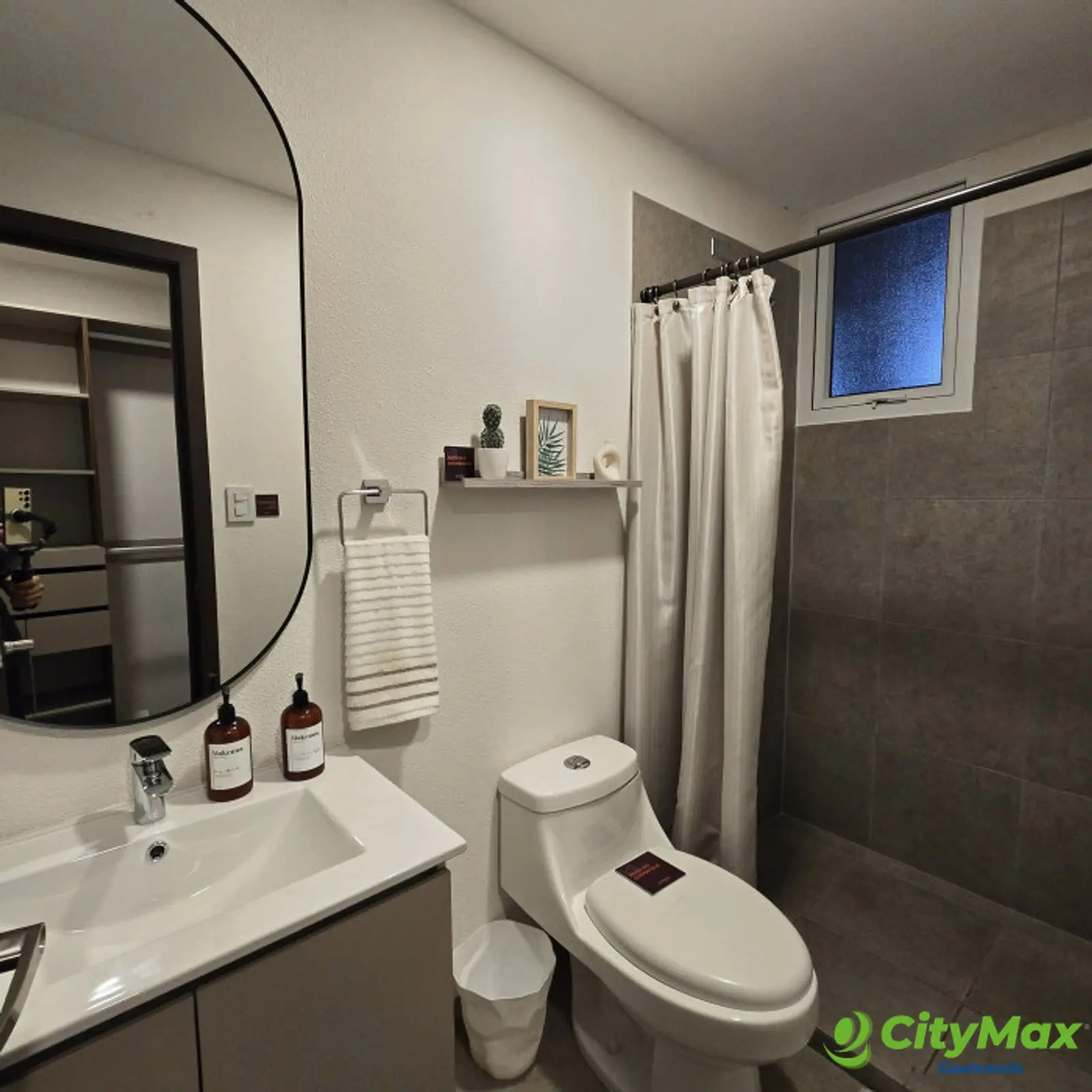 En venta Apartamento en planos en la Zona 17  - foto 15