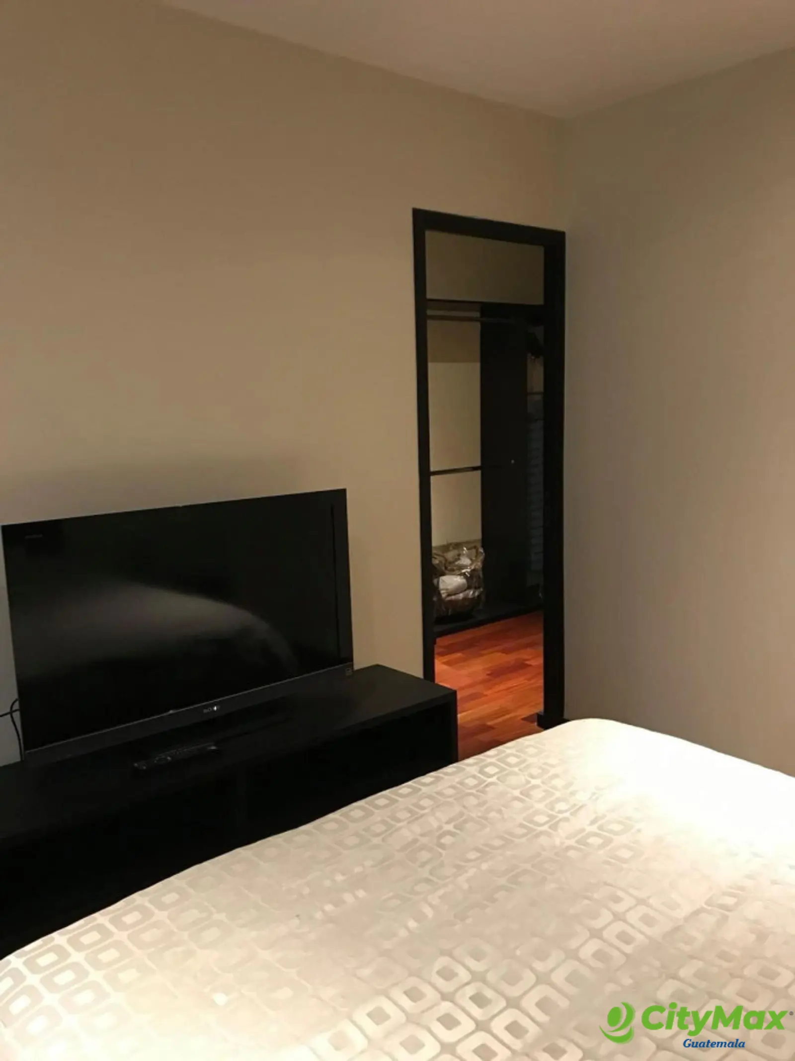 VENDO Apartamento tipo Loft amueblado cercano Zona 15 - foto 6