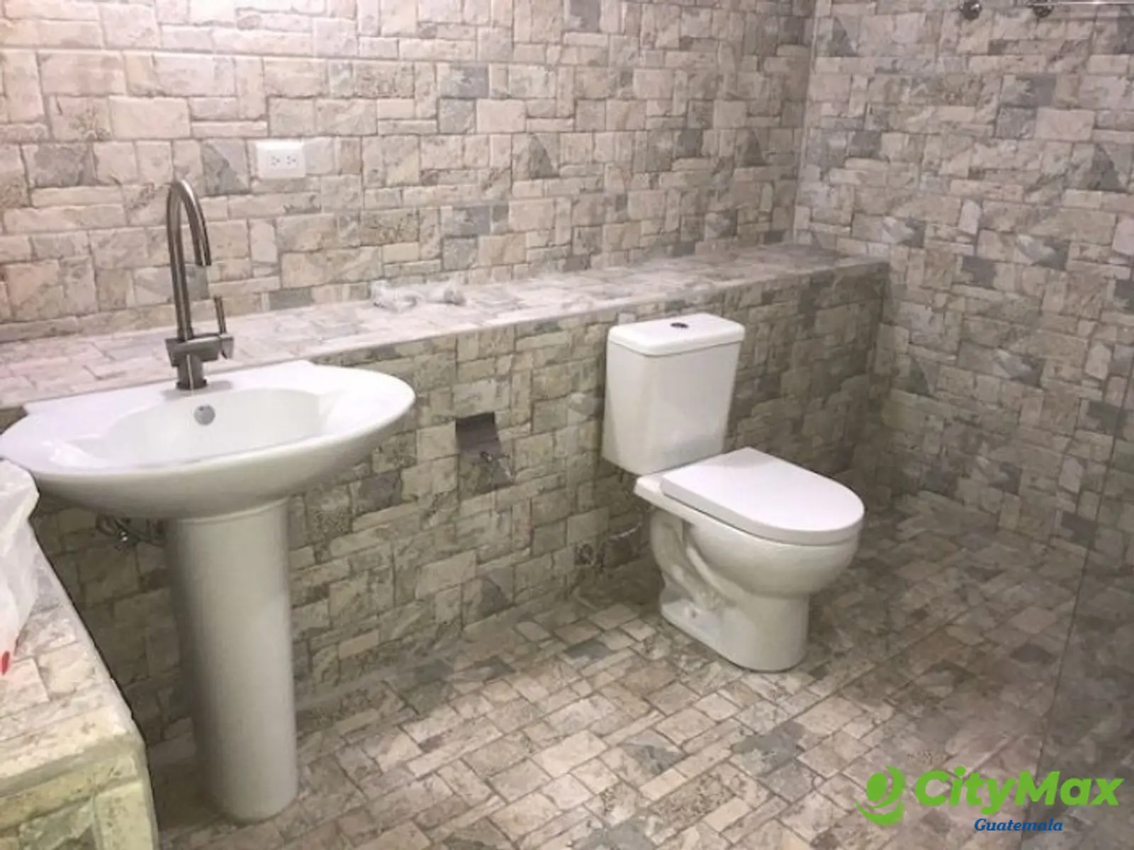 Casa en venta y renta en La Isla zona 15 - foto 14