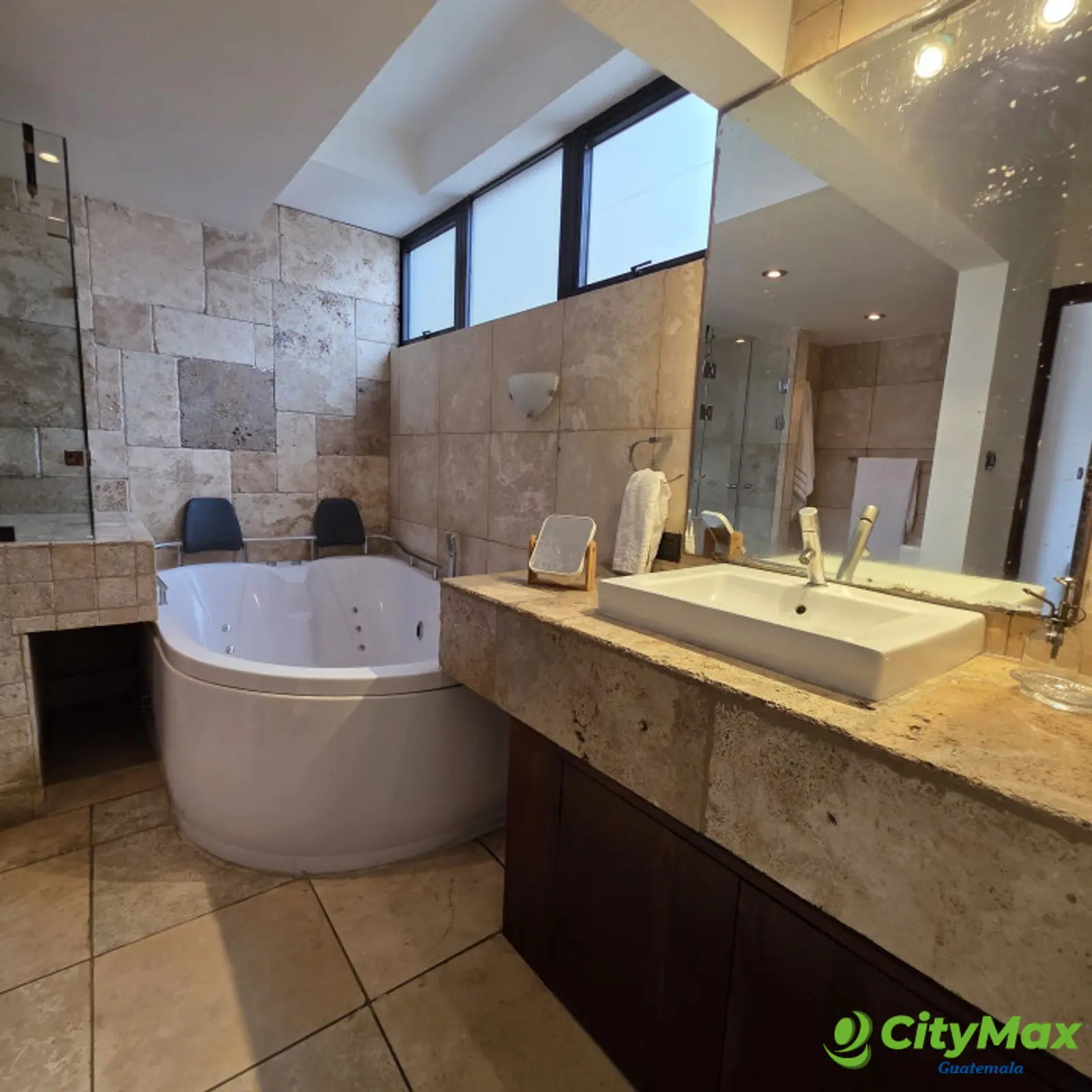 Apartamento amueblado en alquiler zona 14 - foto 23