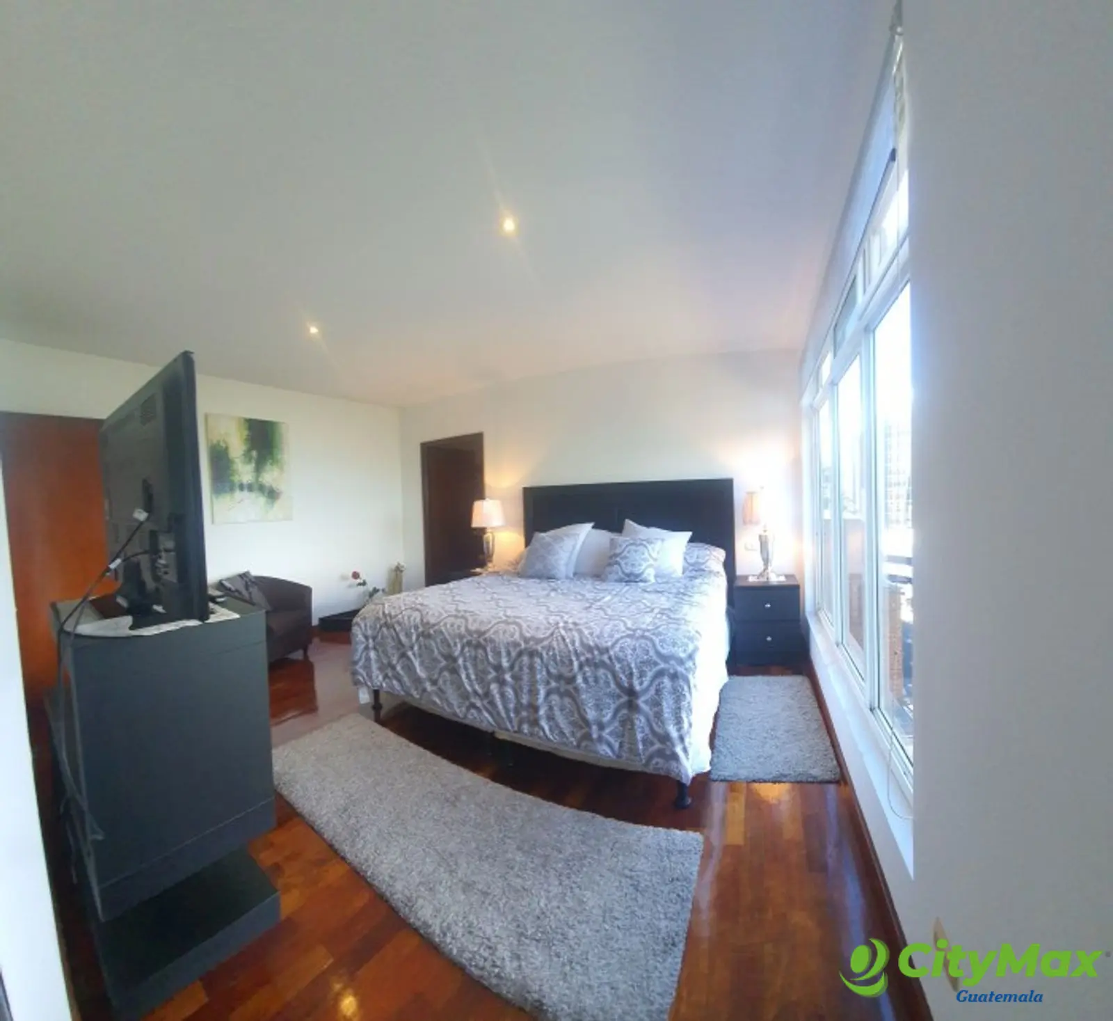 En Renta y Venta Apartamento cercano a Zona 15 - 20221031_103208.jpg