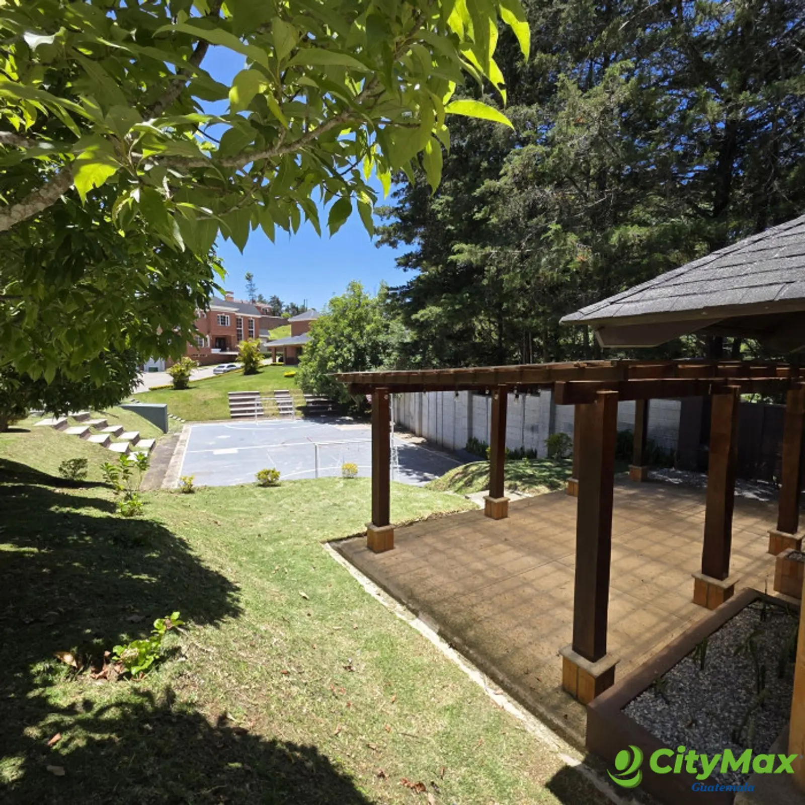 En Carretera a El Salvador amplia casa en venta!!!! - foto 17