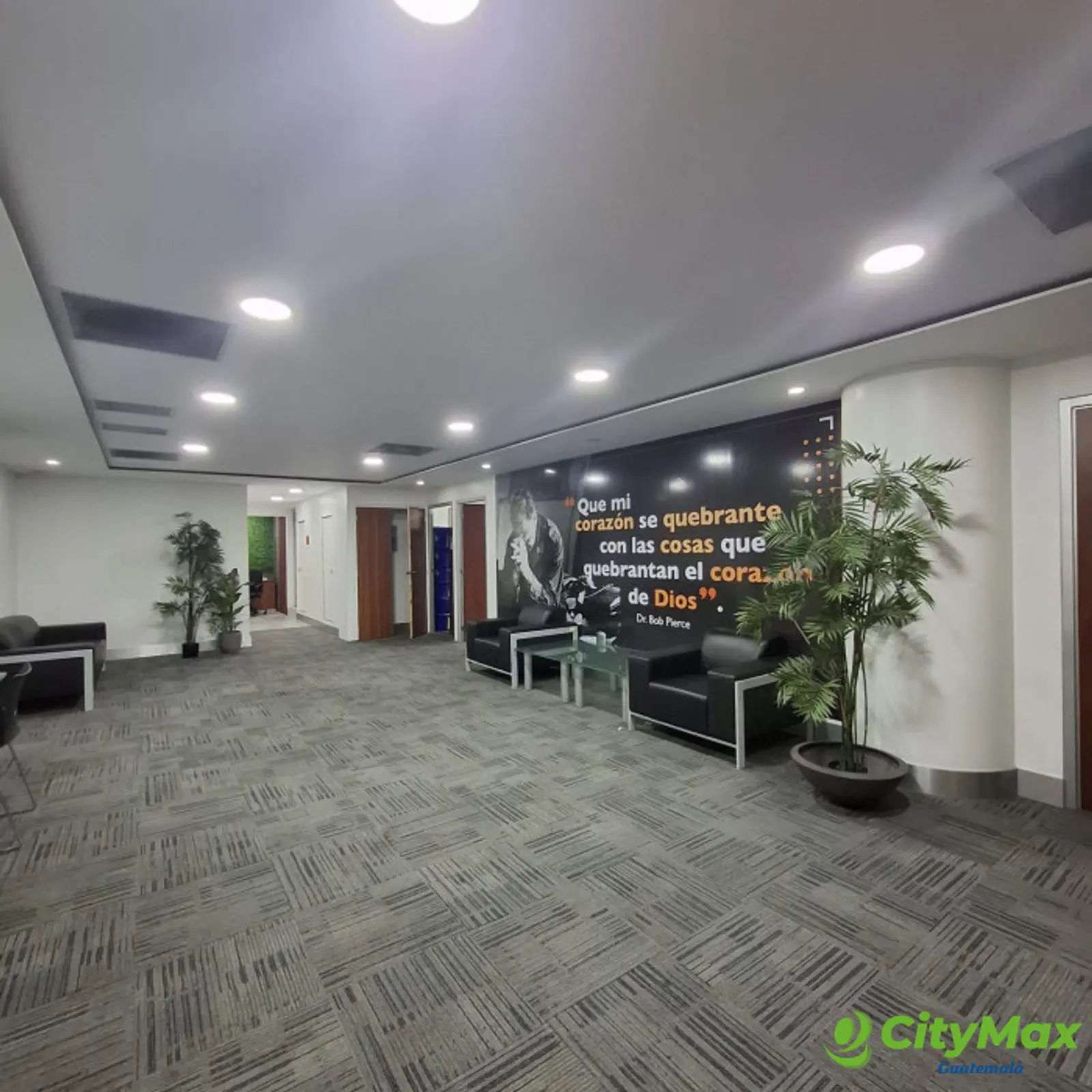 Oficina para inversión en venta en zona 10 Medio nivel - foto 2