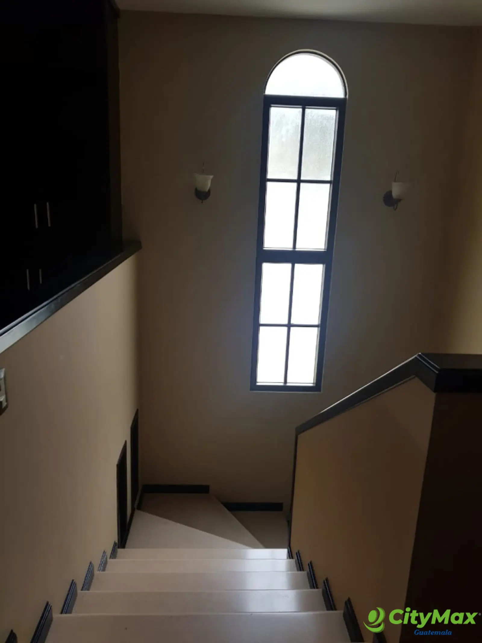 Casa en Venta en Villas Suiza Zona 16, Ideal Inversión! - foto 8