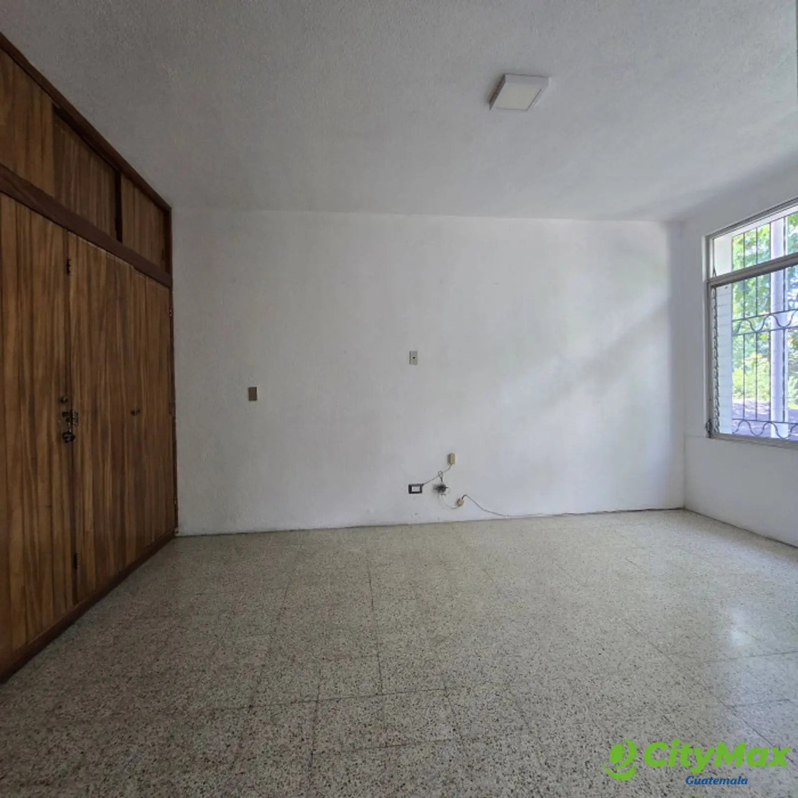 En Renta Casa en Zona 15 ideal para oficinas !! - foto 7