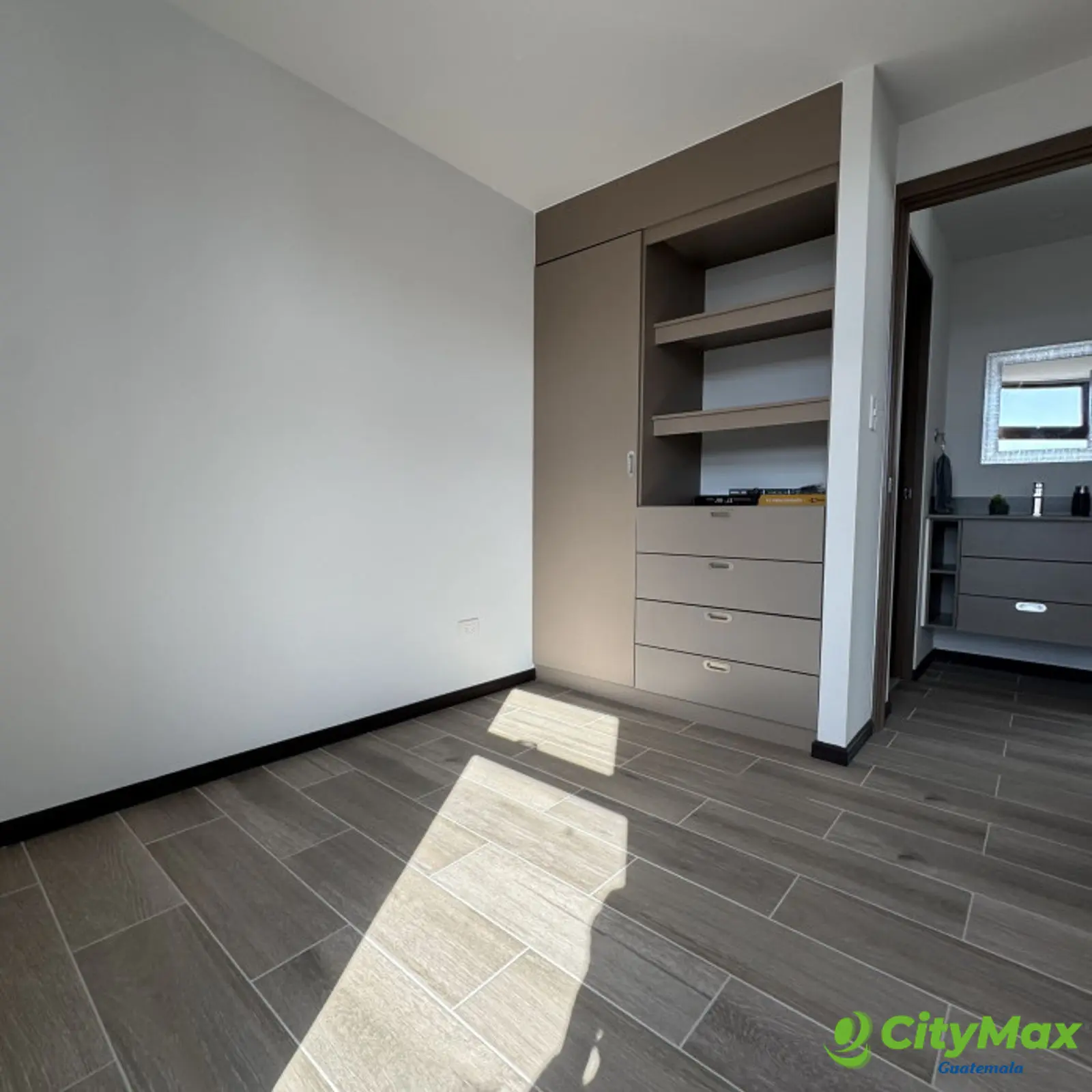 Apartamento en Renta zona 10 Equipado - foto 4