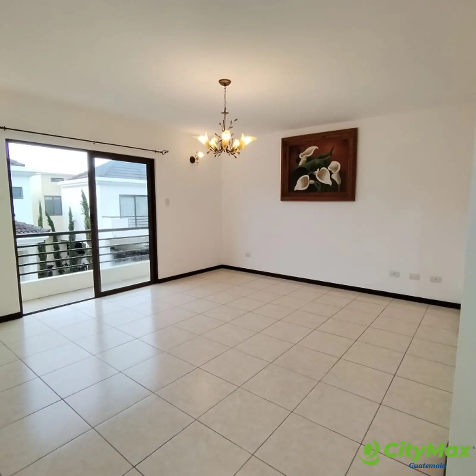 Casa en Venta para INVERSIÓN en Zona 16  - foto 2