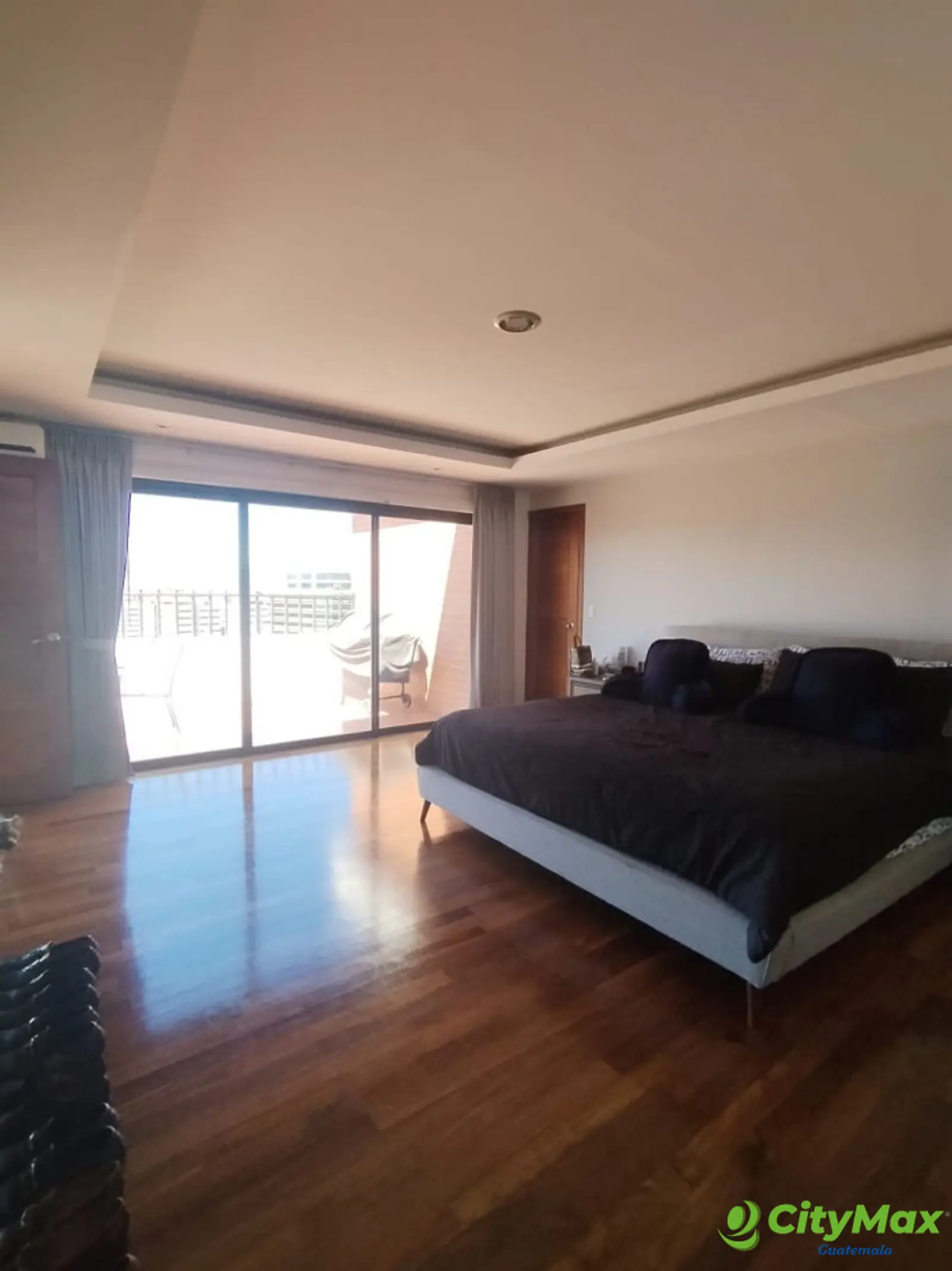 En venta Penthouse zona 10 Guatemala - foto 17