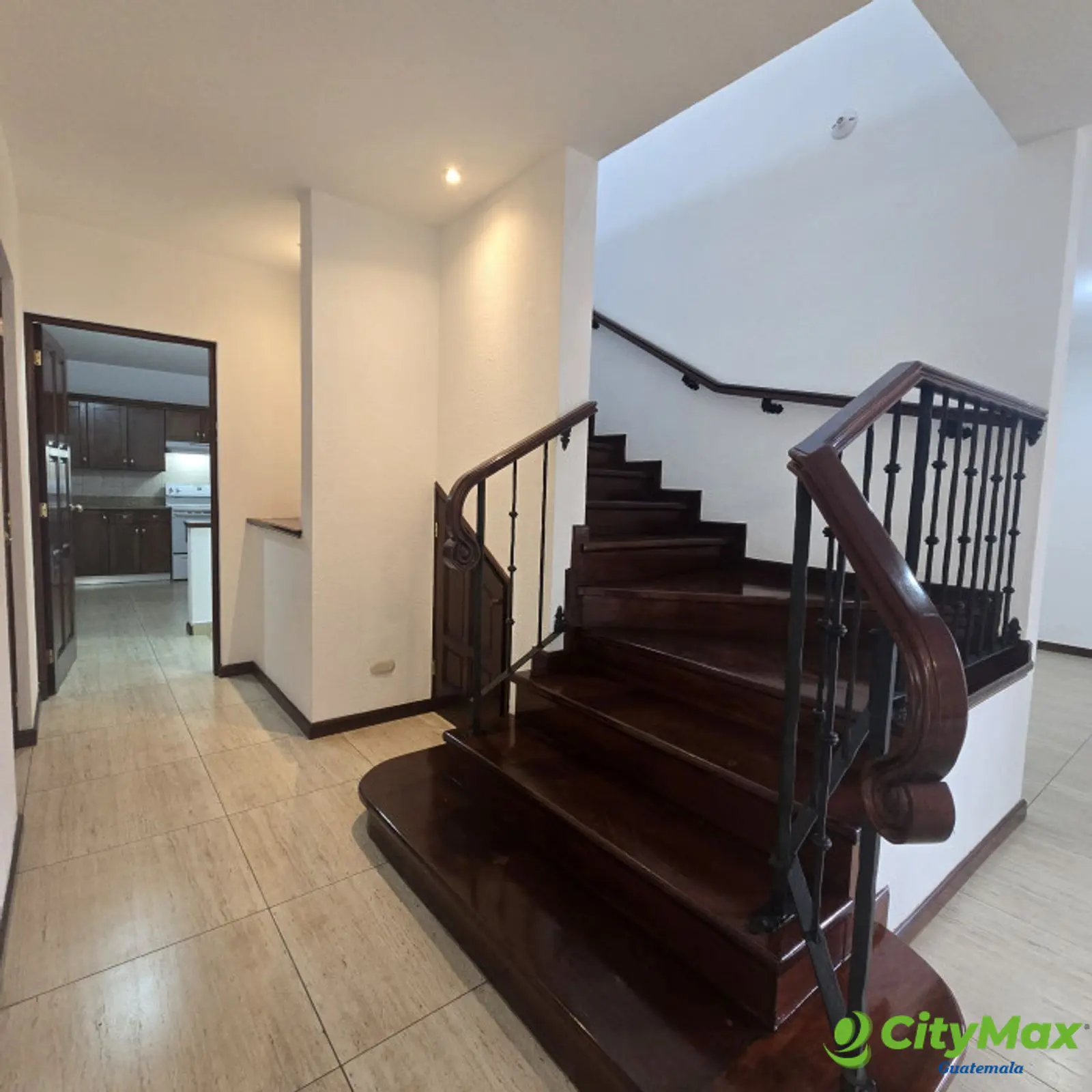 Alquiler hermosa casa en condominio en zona 10 - foto 6