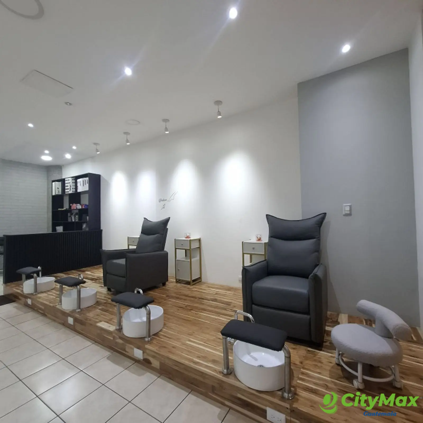 En renta Local comercial Américas zona 13 para salón - foto 9