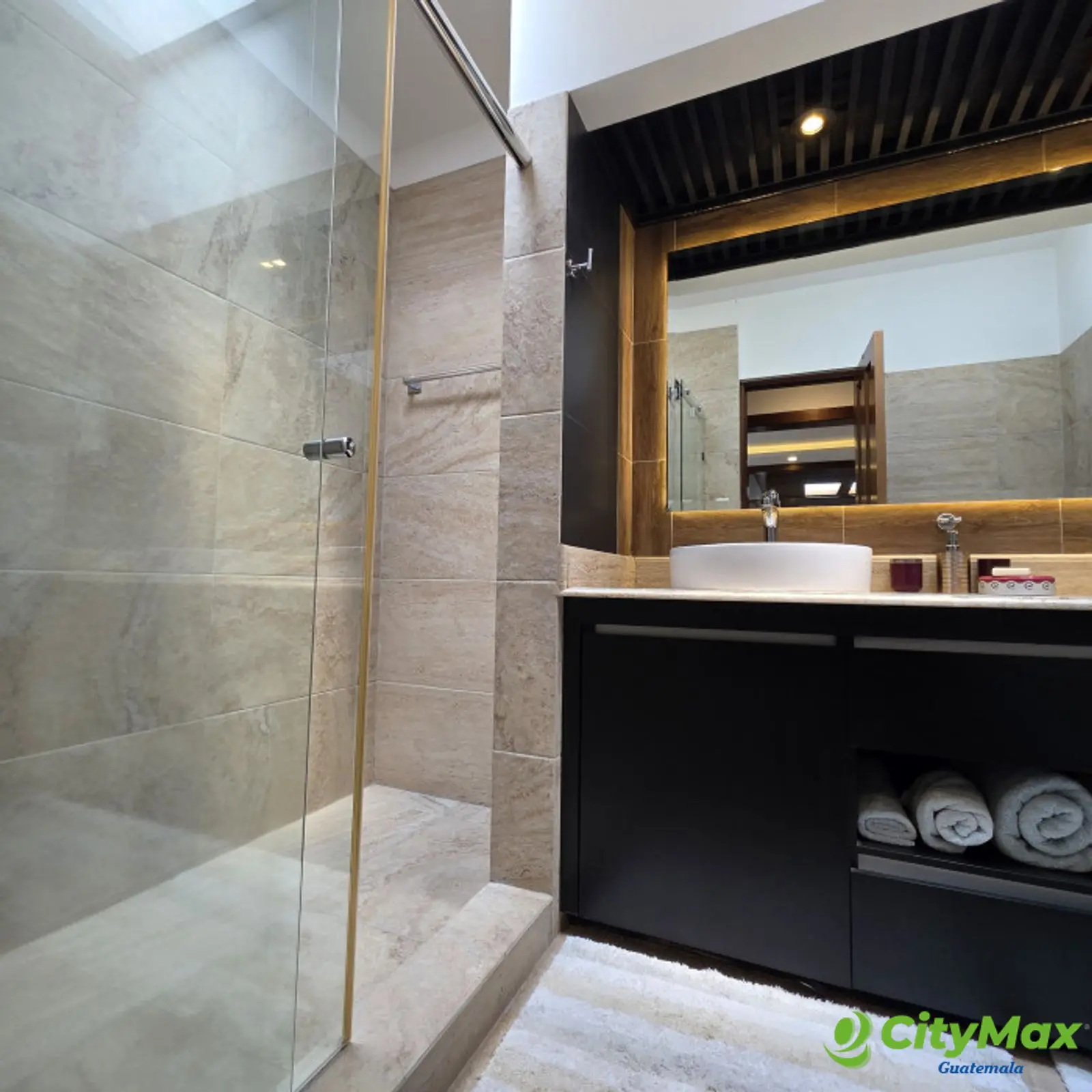 Exclusiva Casa en Venta en Zona 15 Guatemala - foto 27