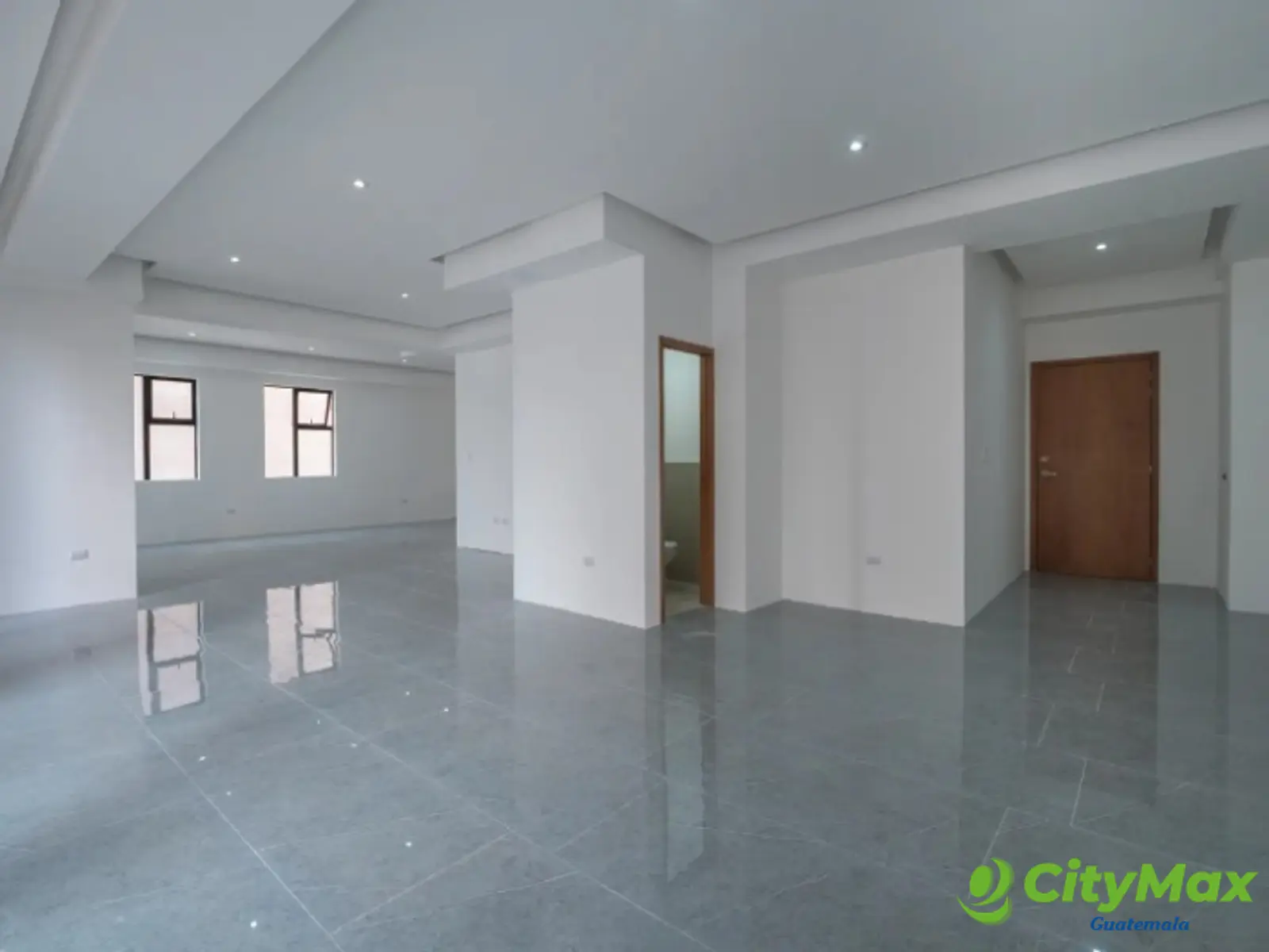 En Renta Oficina NUEVA en la zona 14 Edificio Moderno - foto 10