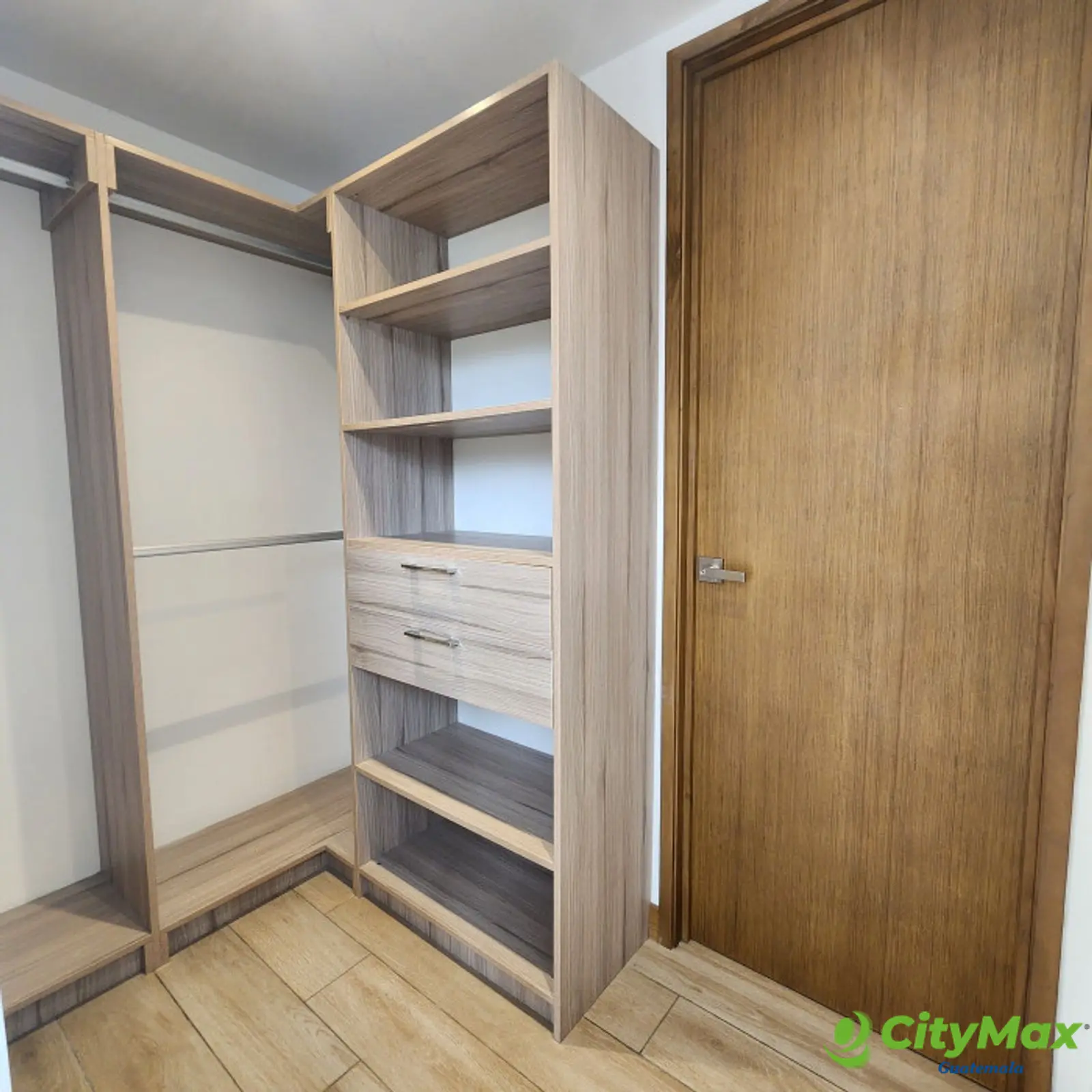 Apartamento en venta en la zona 14 la Villa  - foto 11
