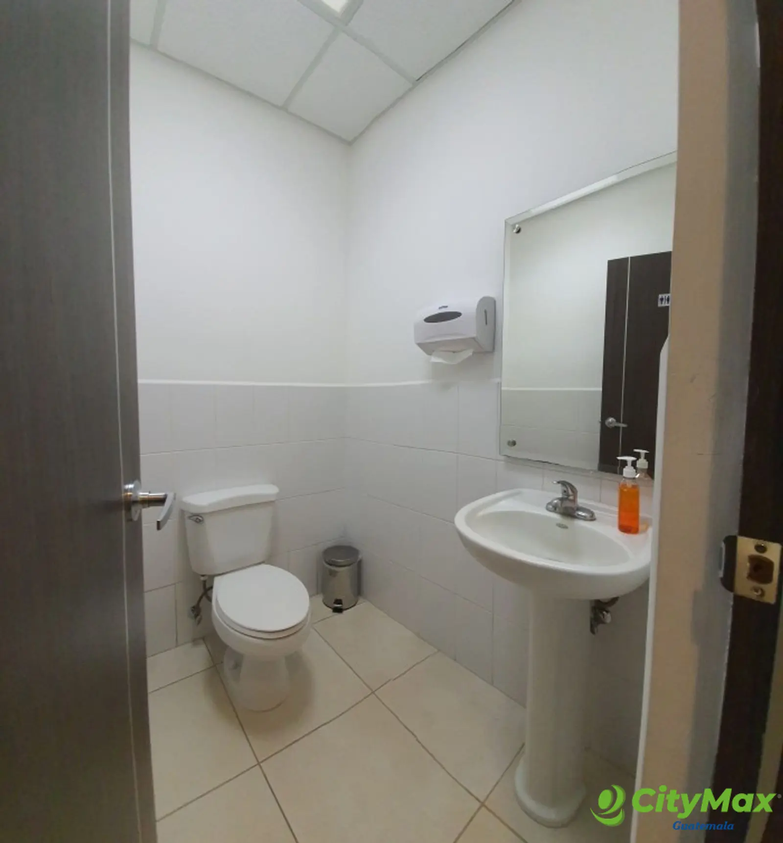 En venta oficina amueblada en Zona Pradera - foto 8
