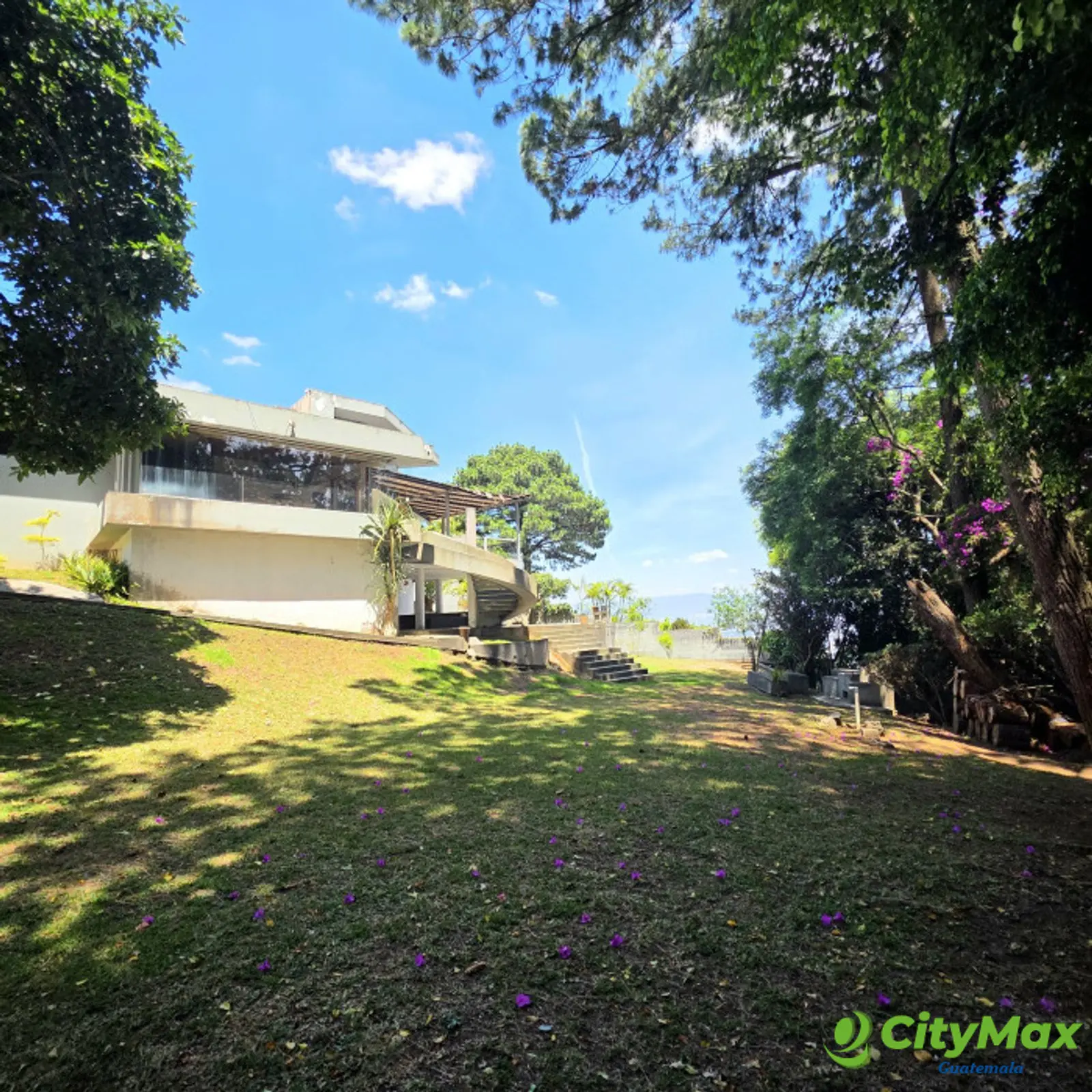 Espectacular Casa en Venta cercana Zona 15 Guatemala - foto 3