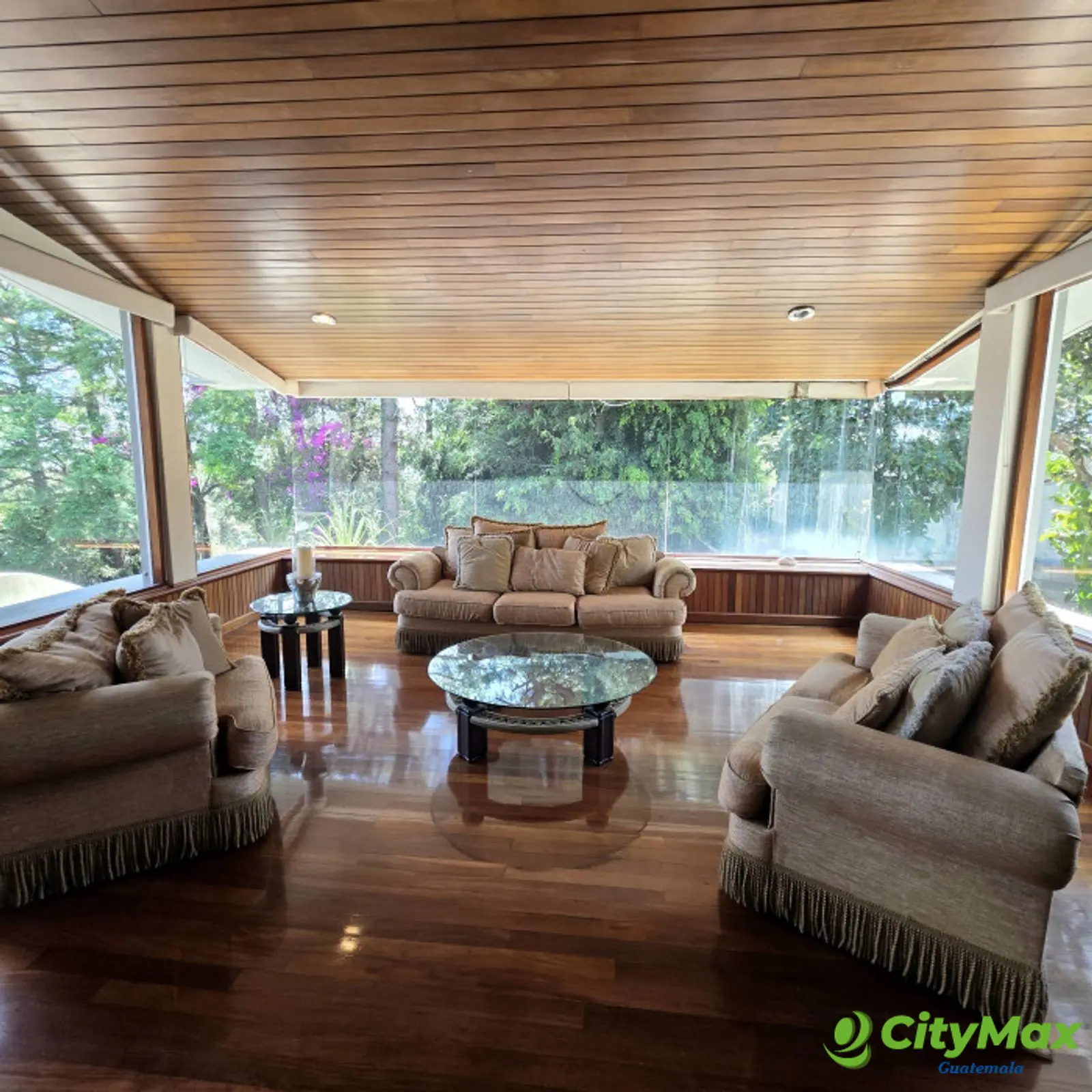 Espectacular Casa en Venta cercana Zona 15 Guatemala - foto 5