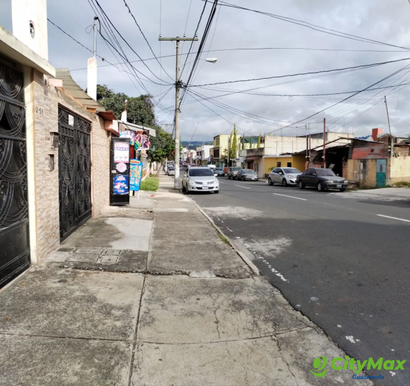 Casa para Inversión-Demolición, en venta en Zona 15 - foto 4