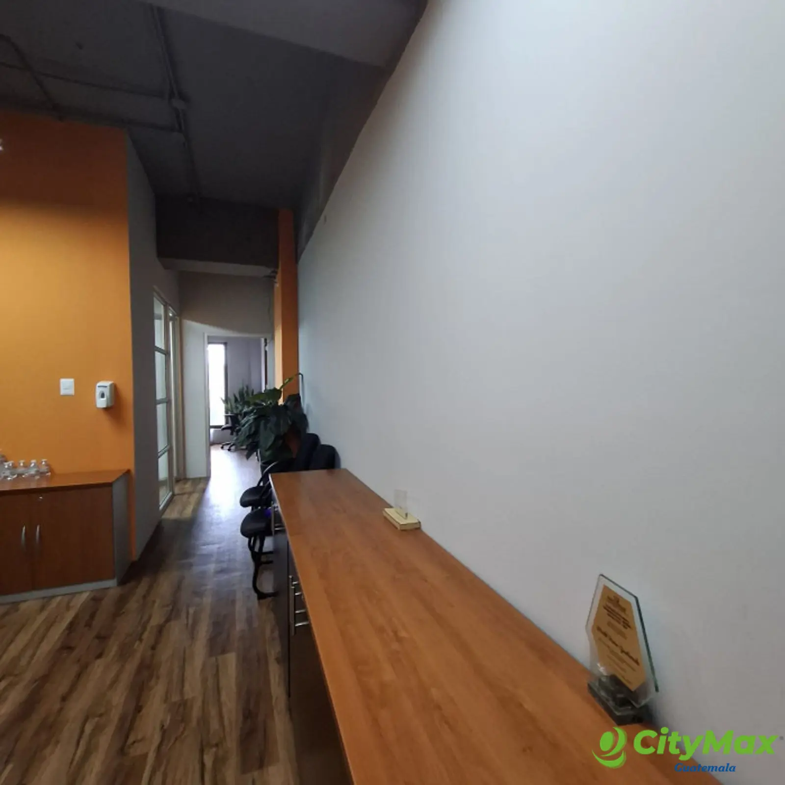 Oficina para inversión en venta en zona 10 Medio nivel - foto 15