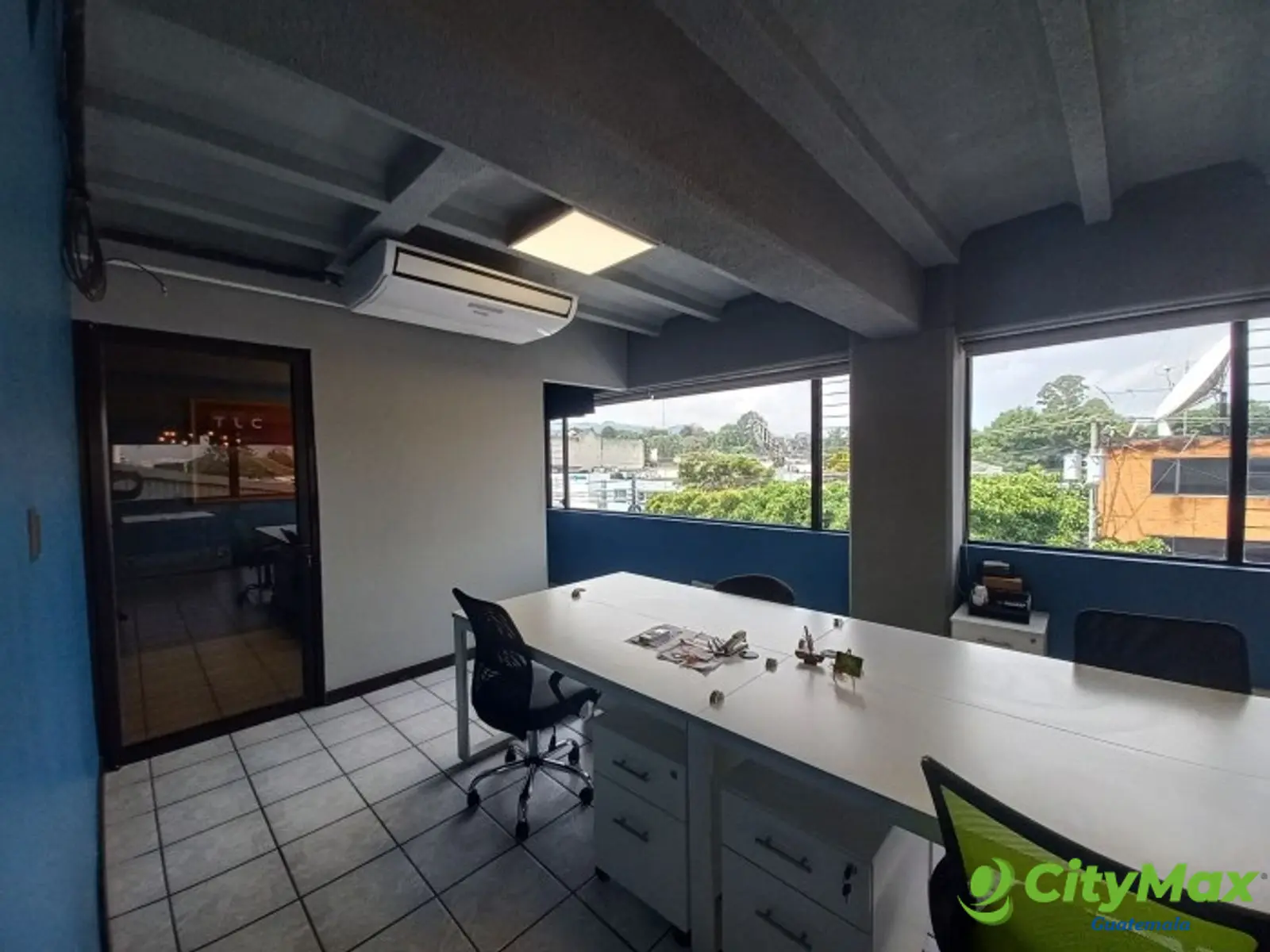 En Venta oficina en Plaza Buró zona 10 Guatemala - foto 9