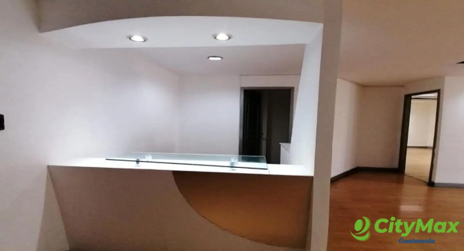 OFICINA EN ZONA 10 CON 151 m2 EN ALQUIER  - foto 4