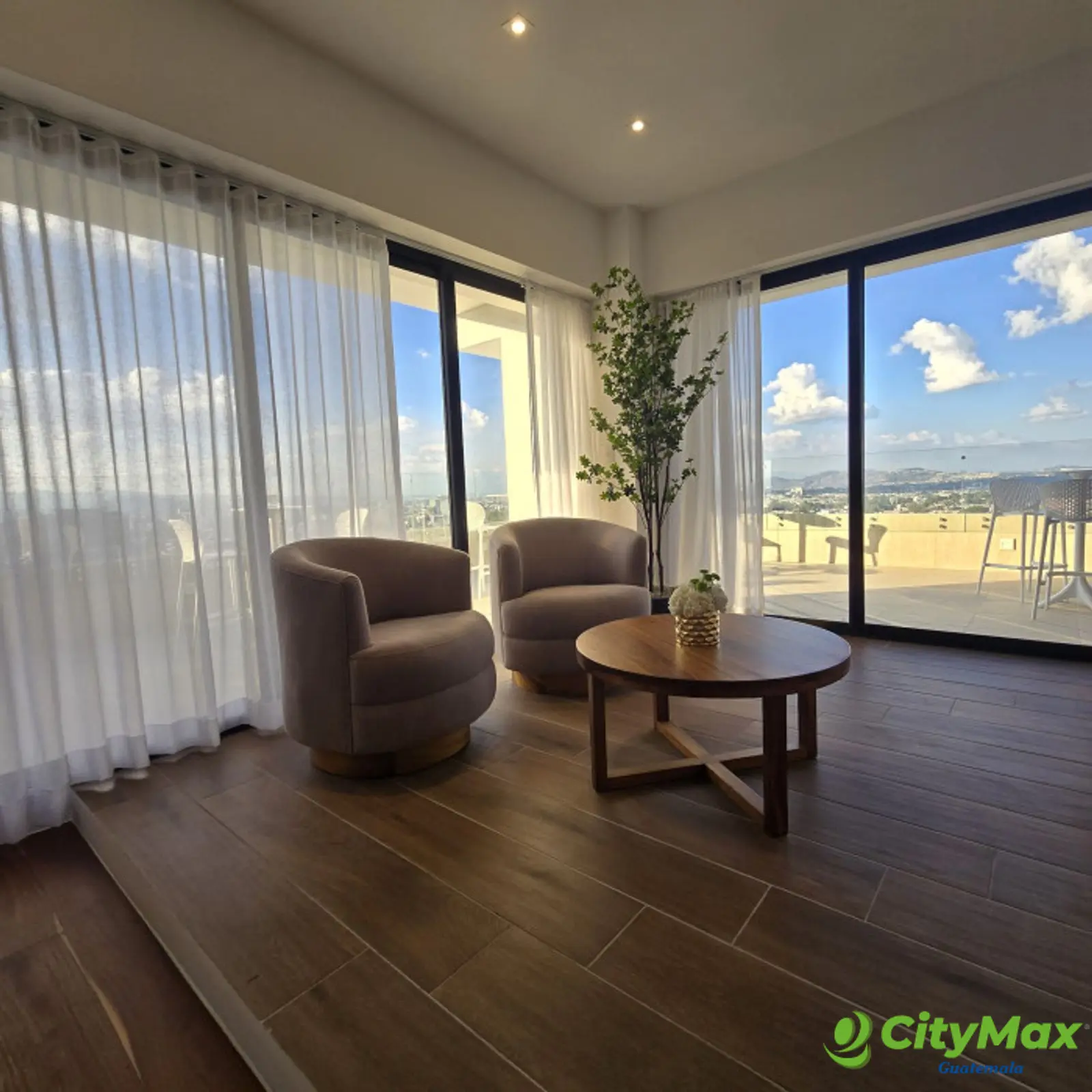 Penthouse de lujo Amueblado en Venta Zona 10 Guatemala - foto 3