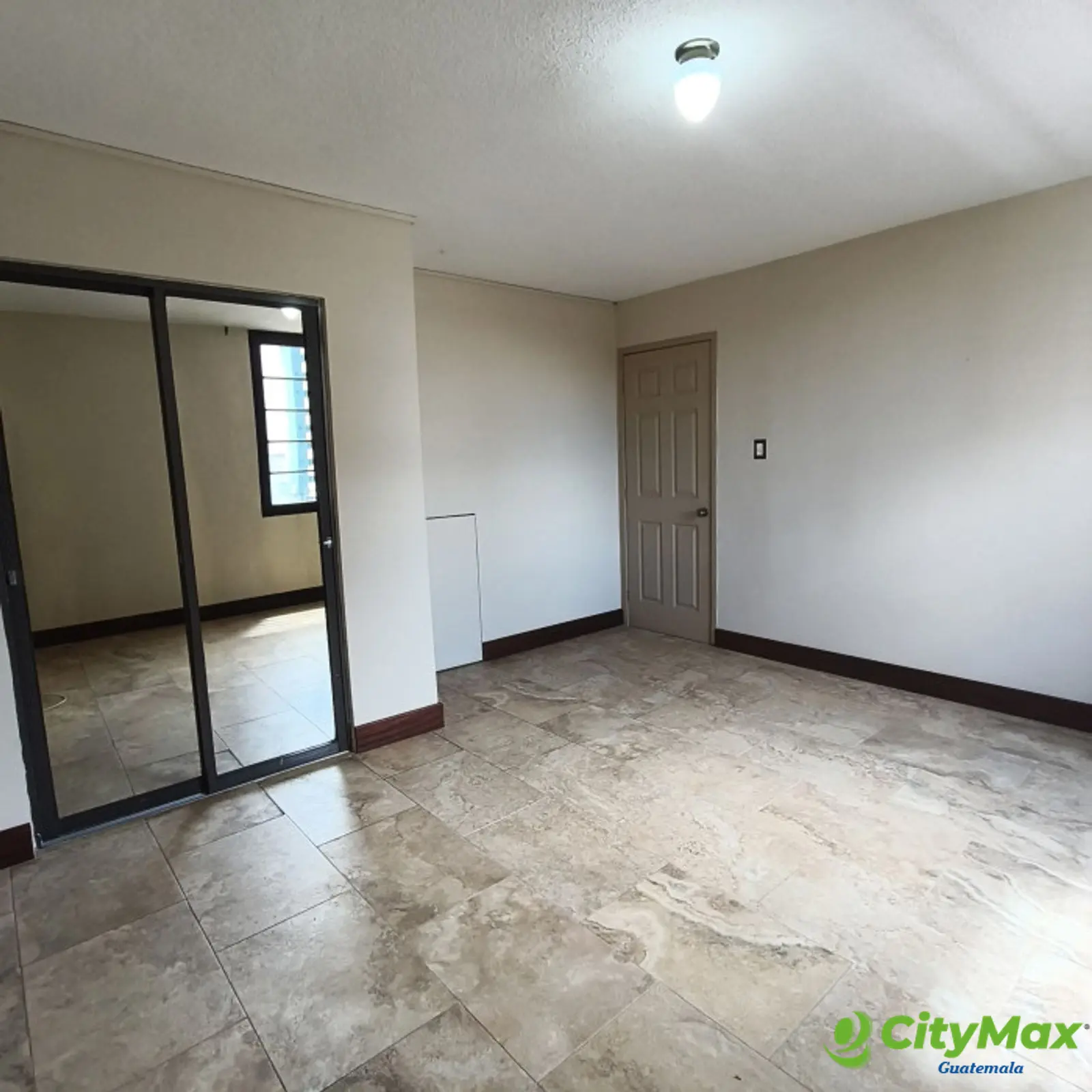 Amplio Apartamento en Renta en zona 10 - foto 7