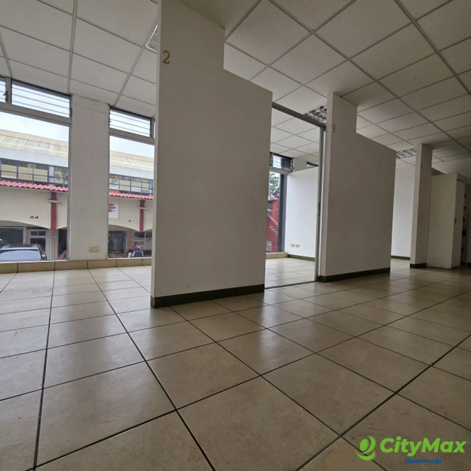 Local Comercial en RENTA en Avenida Las Americas Z.13 - foto 12