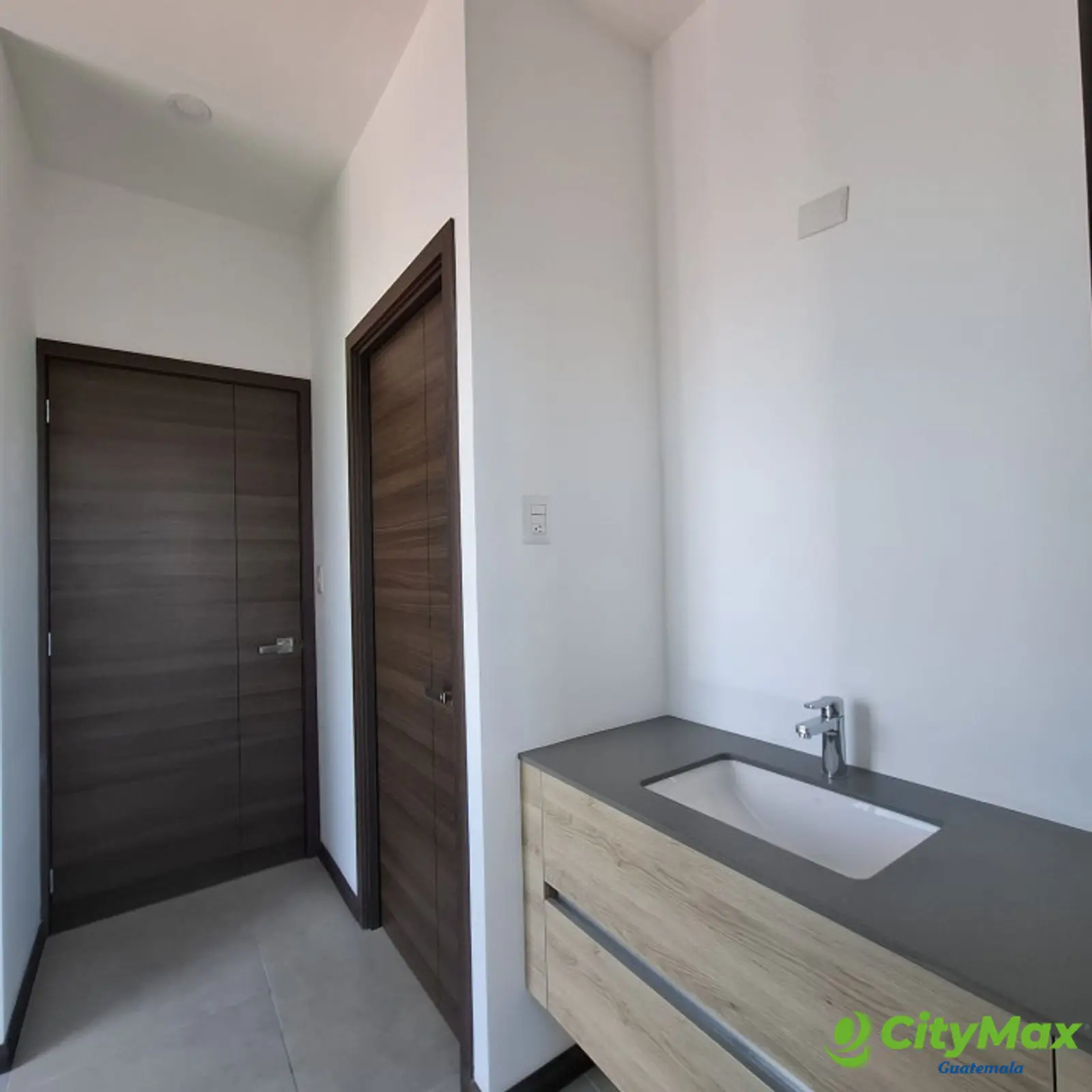 En Venta apartamento en la Zona 10 - foto 21