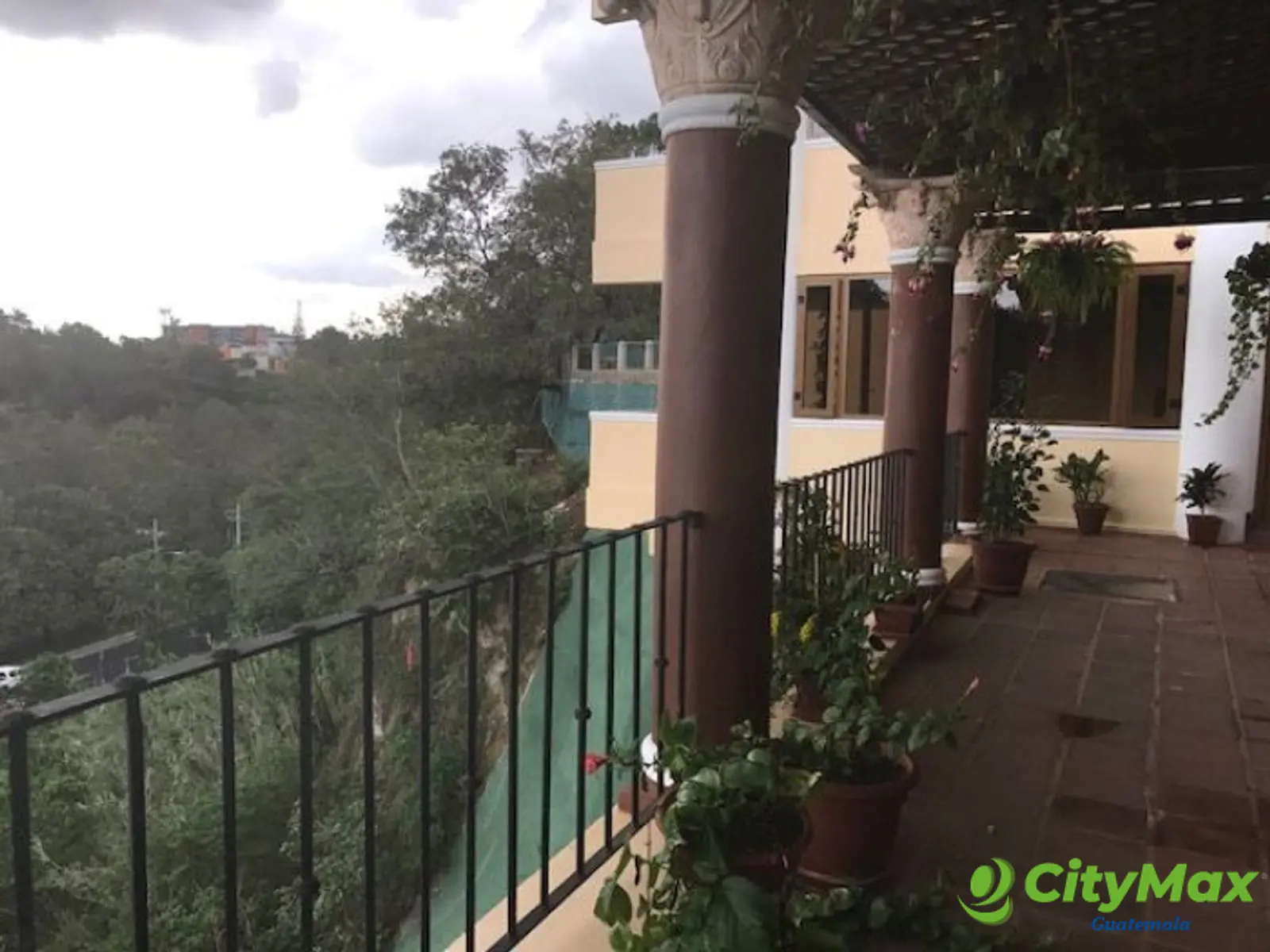 Casa en venta y renta en La Isla zona 15 - foto 2