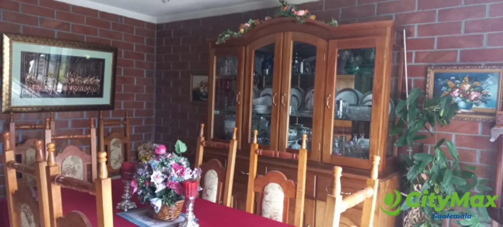 En venta casa grande con jardín La Floresta zona 9 Xela - foto 9