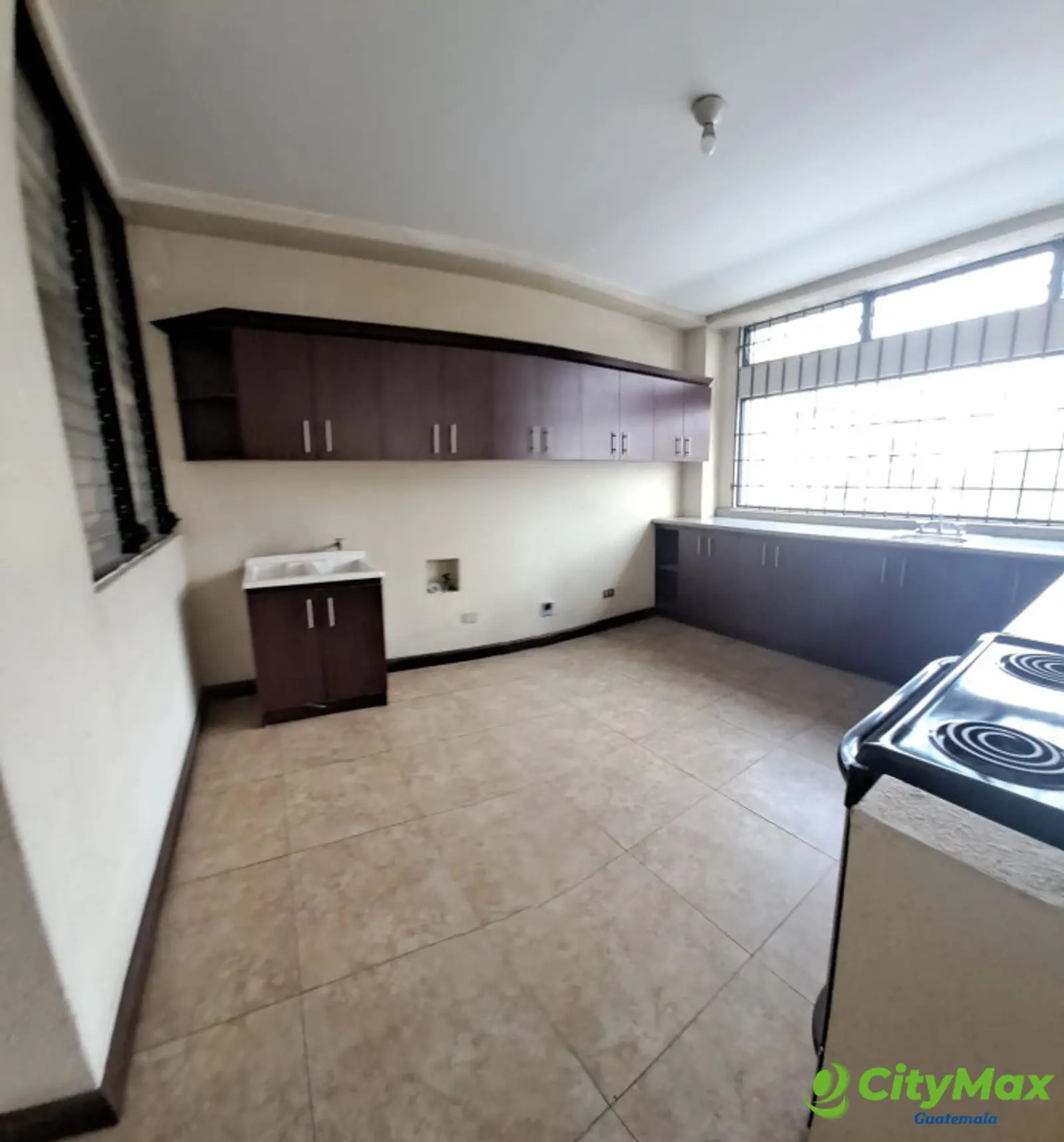 En alquiler Apartamento con 125.00m2 en Zona 10 - foto 3