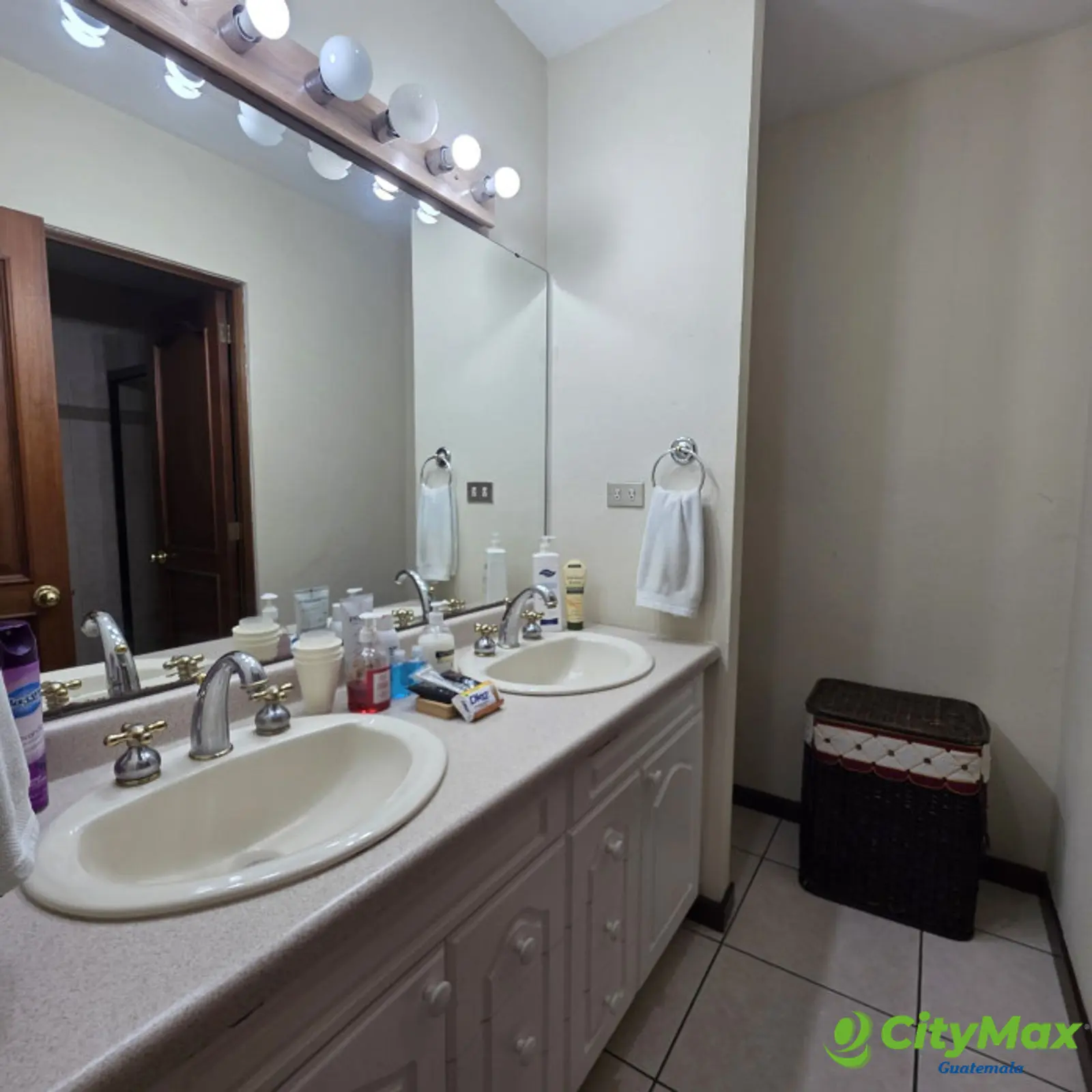 Apartamento Amueblado en Zona 10 Guatemala - foto 11