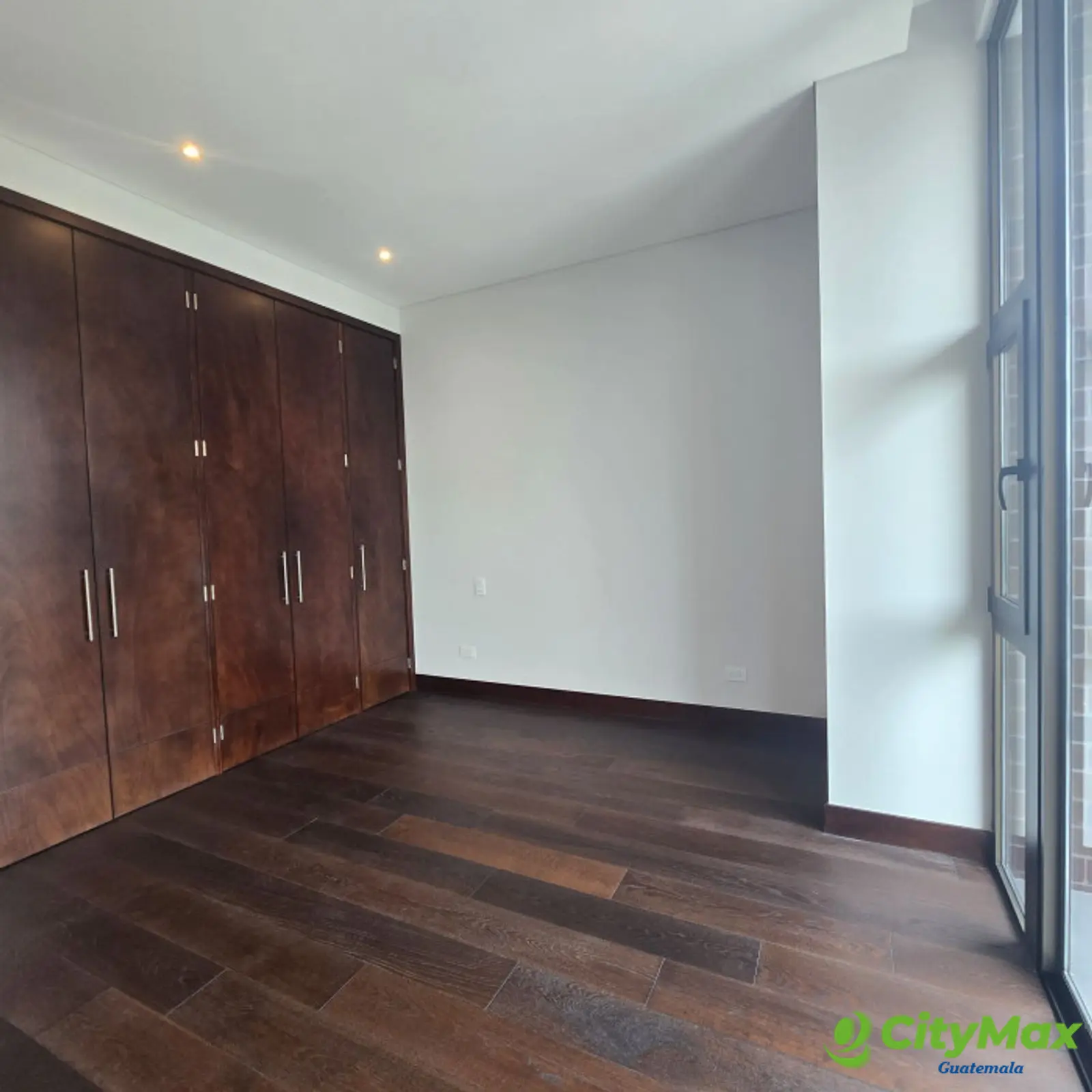 Lujoso Apartamento en renta o venta zona 14 Guatemala - foto 8