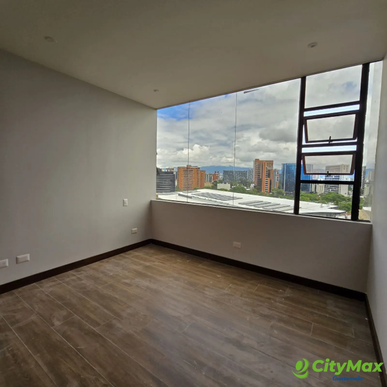 Apartamento en Zona 10 en venta REMODELADO - foto 21