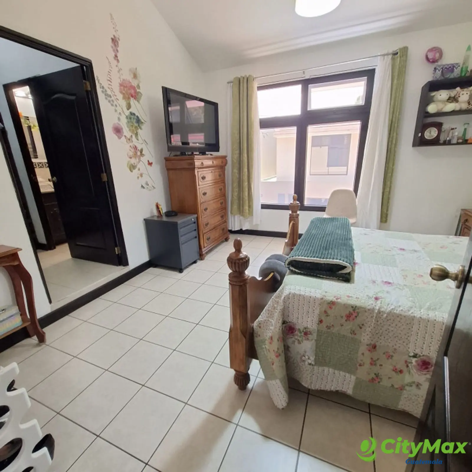 Casa en Venta 245 metros zona 4 de Mixco con garita - foto 10