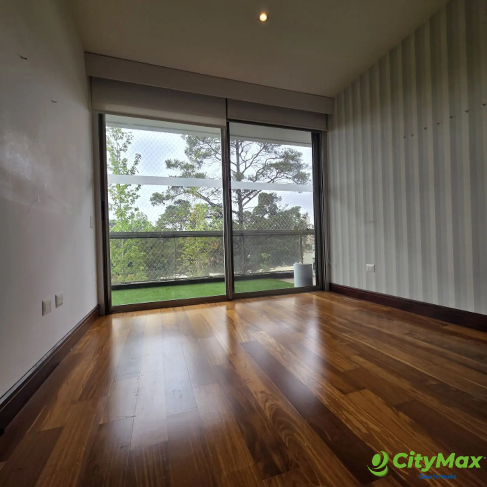 En Alquiler Apartamento en Tiffany Zona 14 - foto 16
