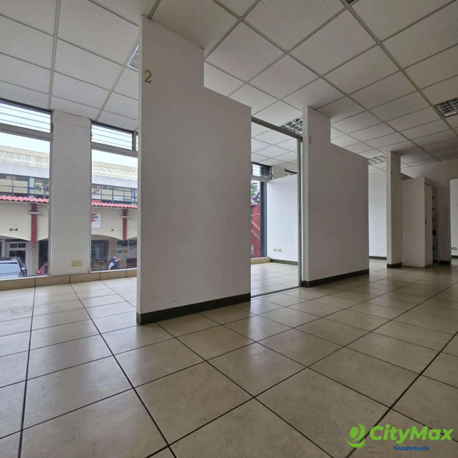 Local Comercial en RENTA en Avenida Las Americas Z.13 - foto 11