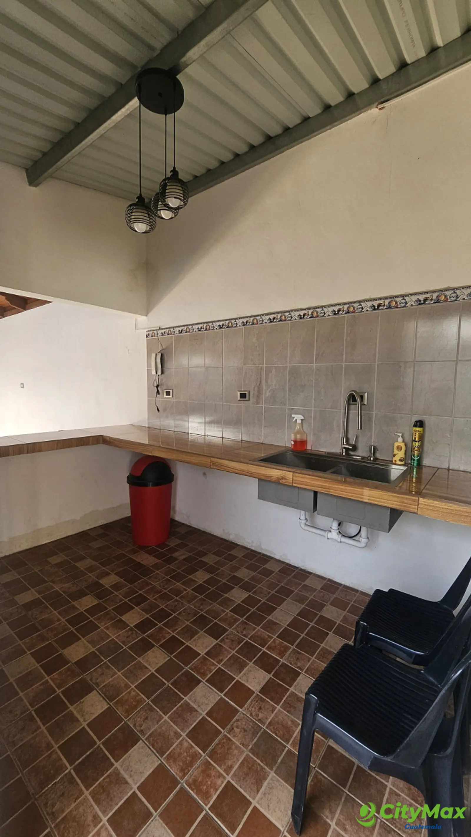 Local Comercial en Renta en Pinares San Cristóbal Guate - foto 4
