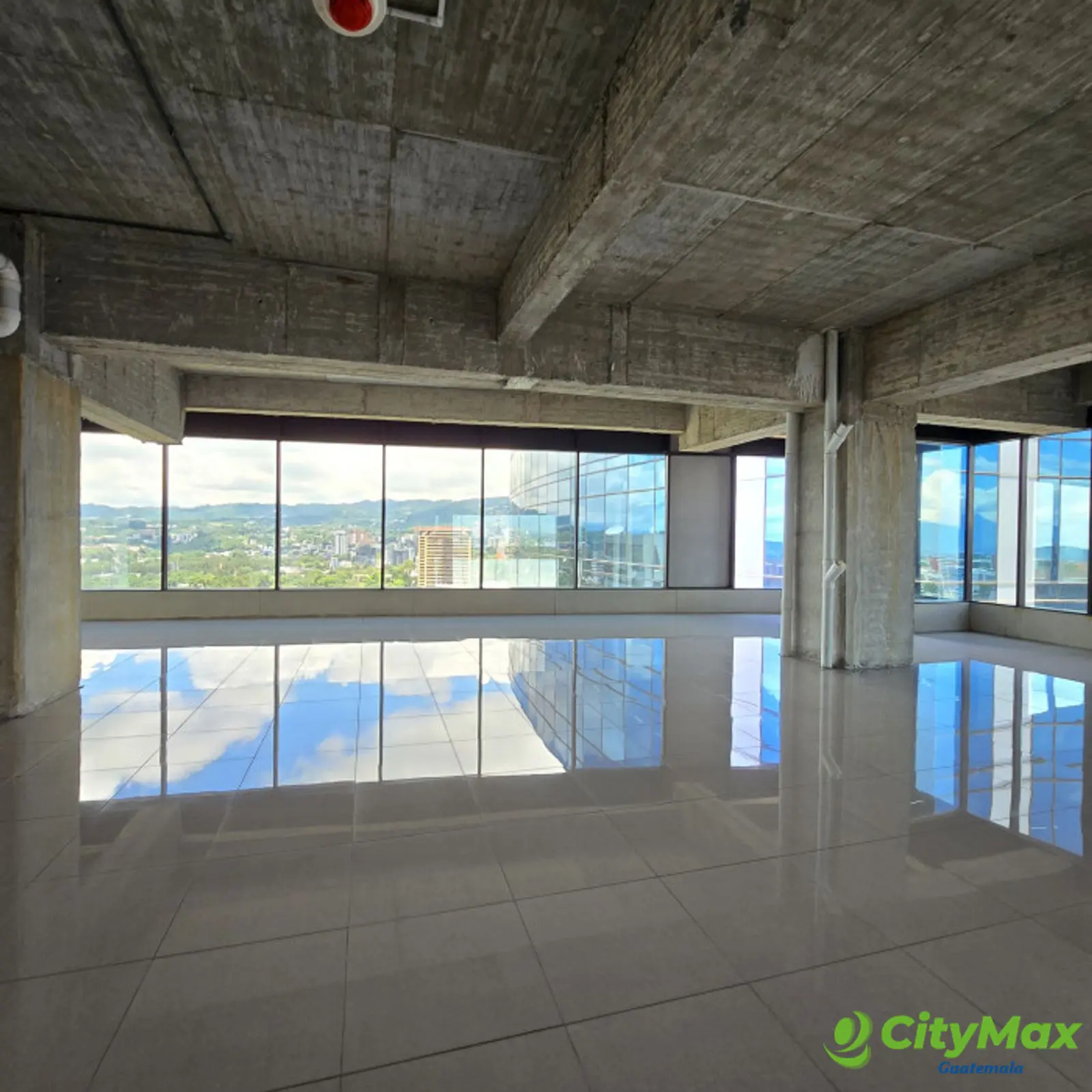 En venta oficinas en Zona 10 Diagonal 6 Guatemala - foto 11