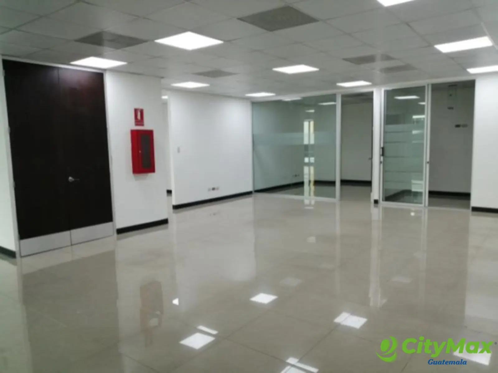 Alquiler Oficina Tabicada en Zona 10 Avenida Reforma - foto 4