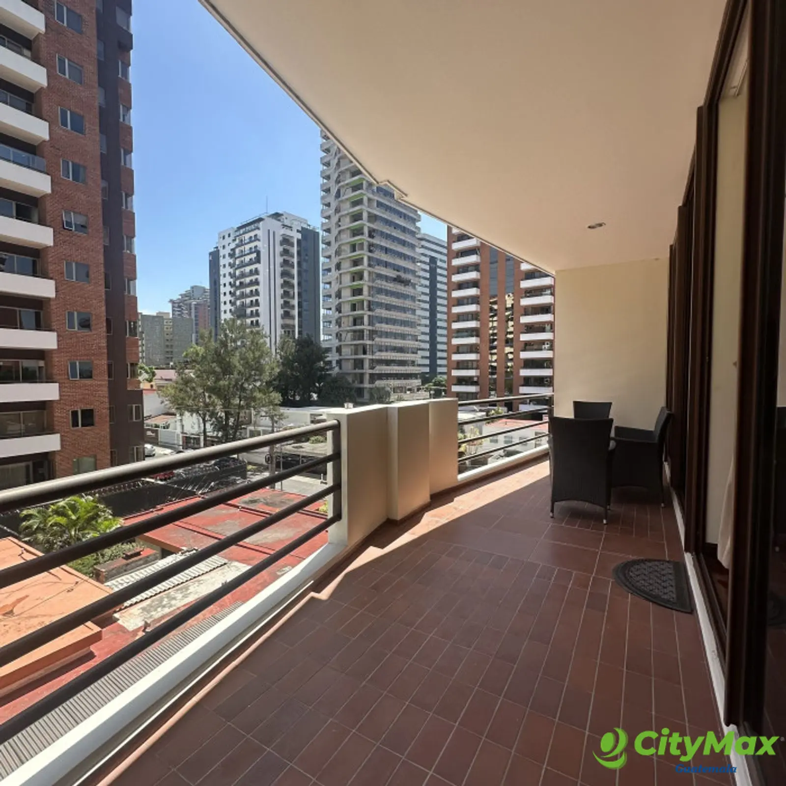 En Venta y Renta Apartamento en Edificio de Zona 14 - foto 2