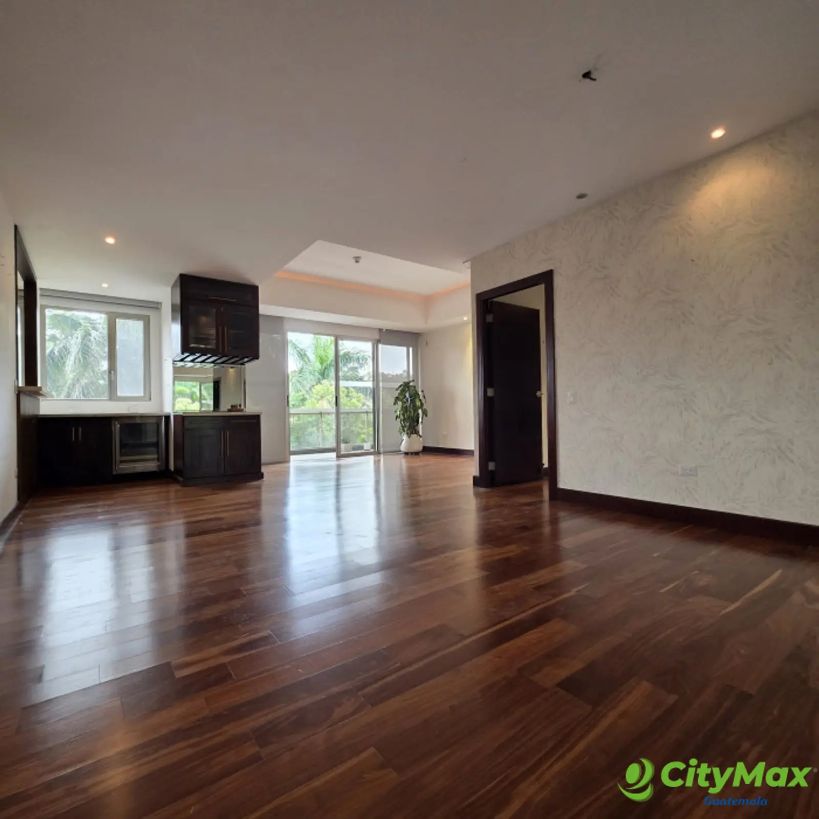 En Alquiler Apartamento en Tiffany Zona 14 - foto 4