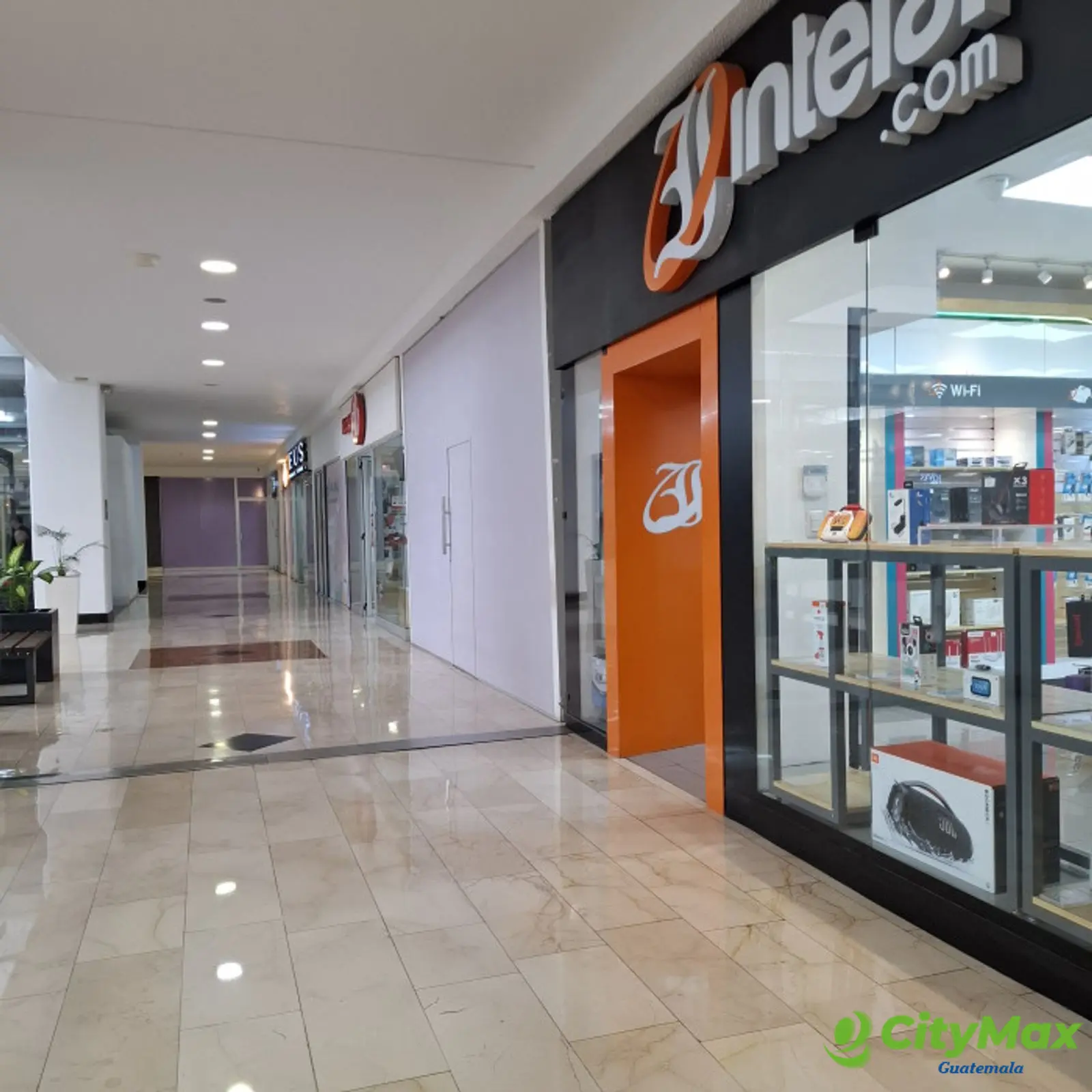 Local en renta en Centro Comercial La Pradera Zona 10 - foto 3