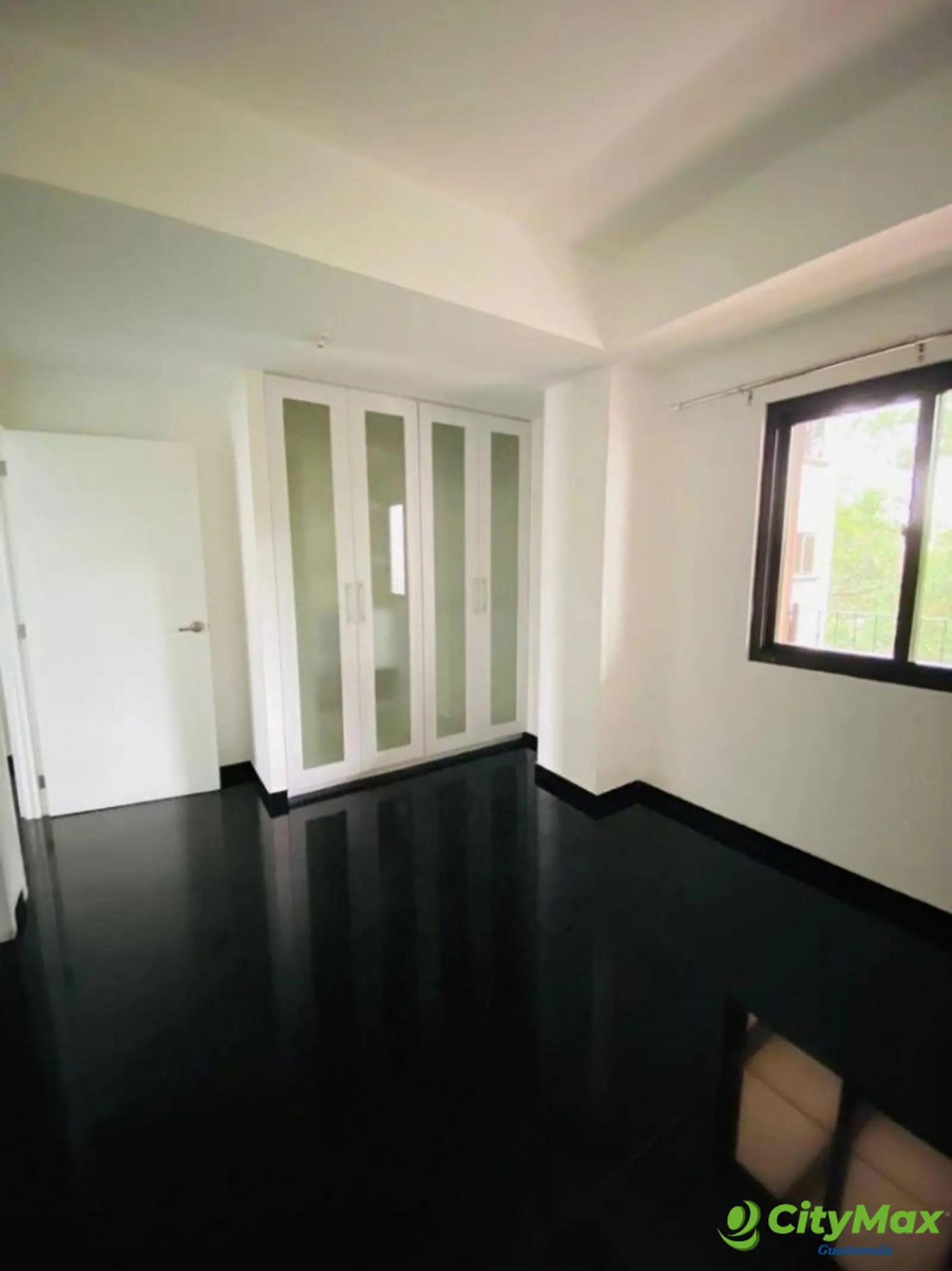 Apartamento en venta en zona 16 Guatemala - foto 3