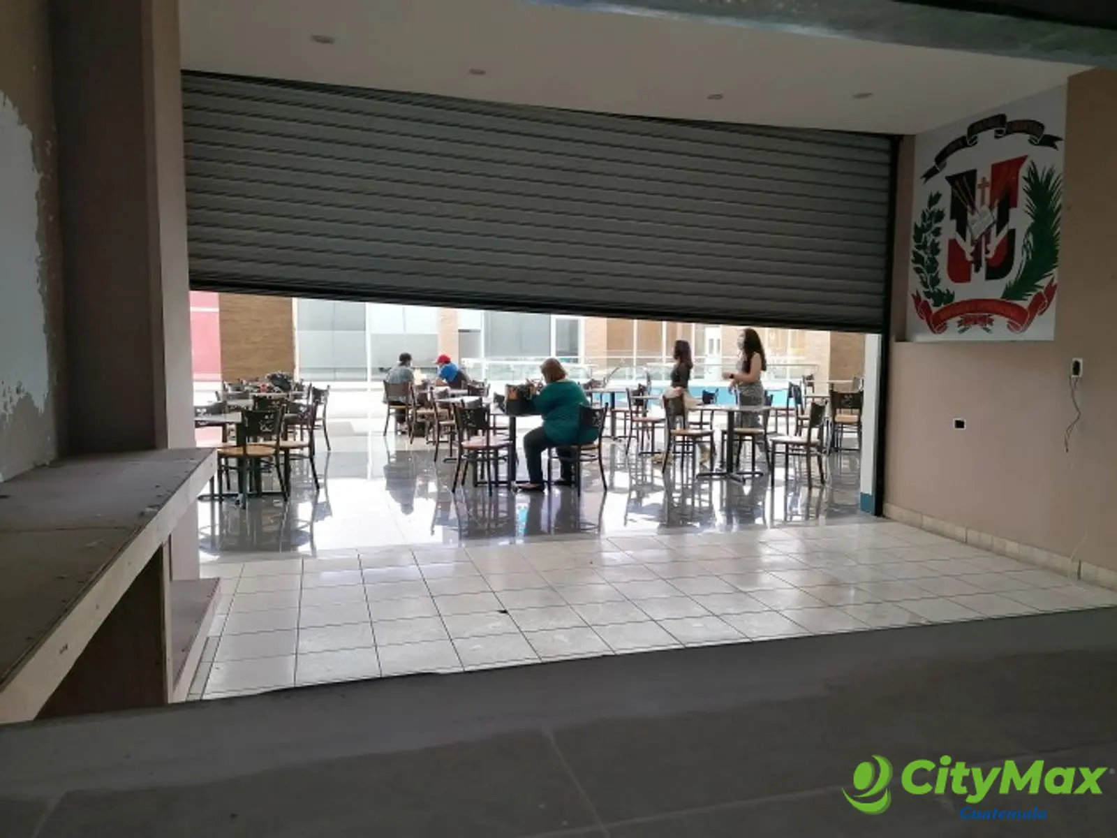 Local en área de Foodcourt en Zona 7 Roosevelth - foto 5